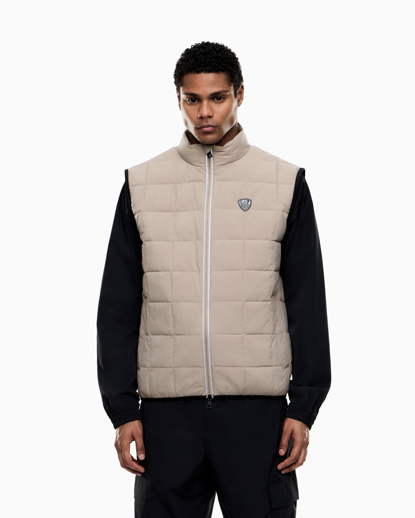 Premium Shield technical-fabric gilet Slide 3