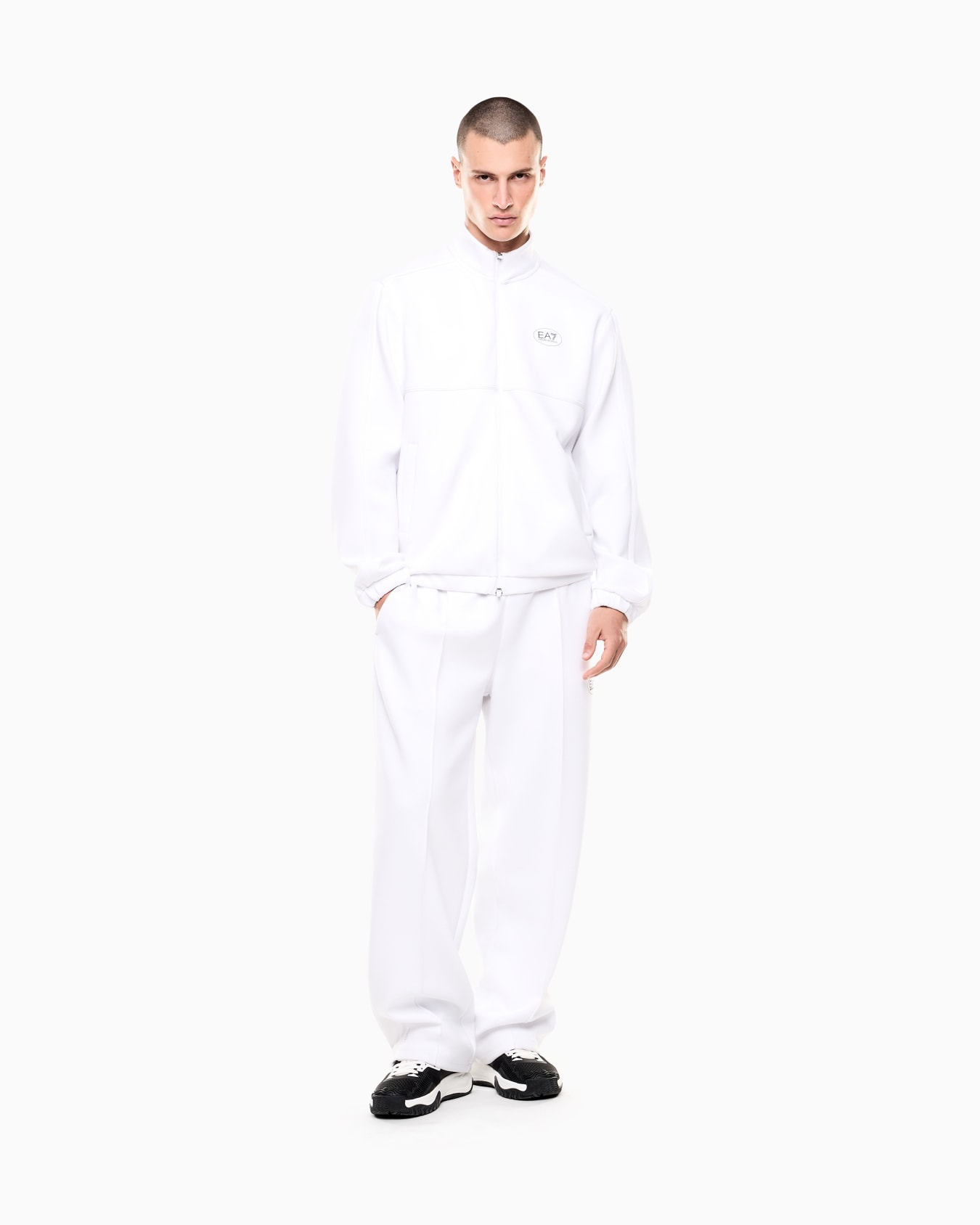 トラックスーツ スライドする 1