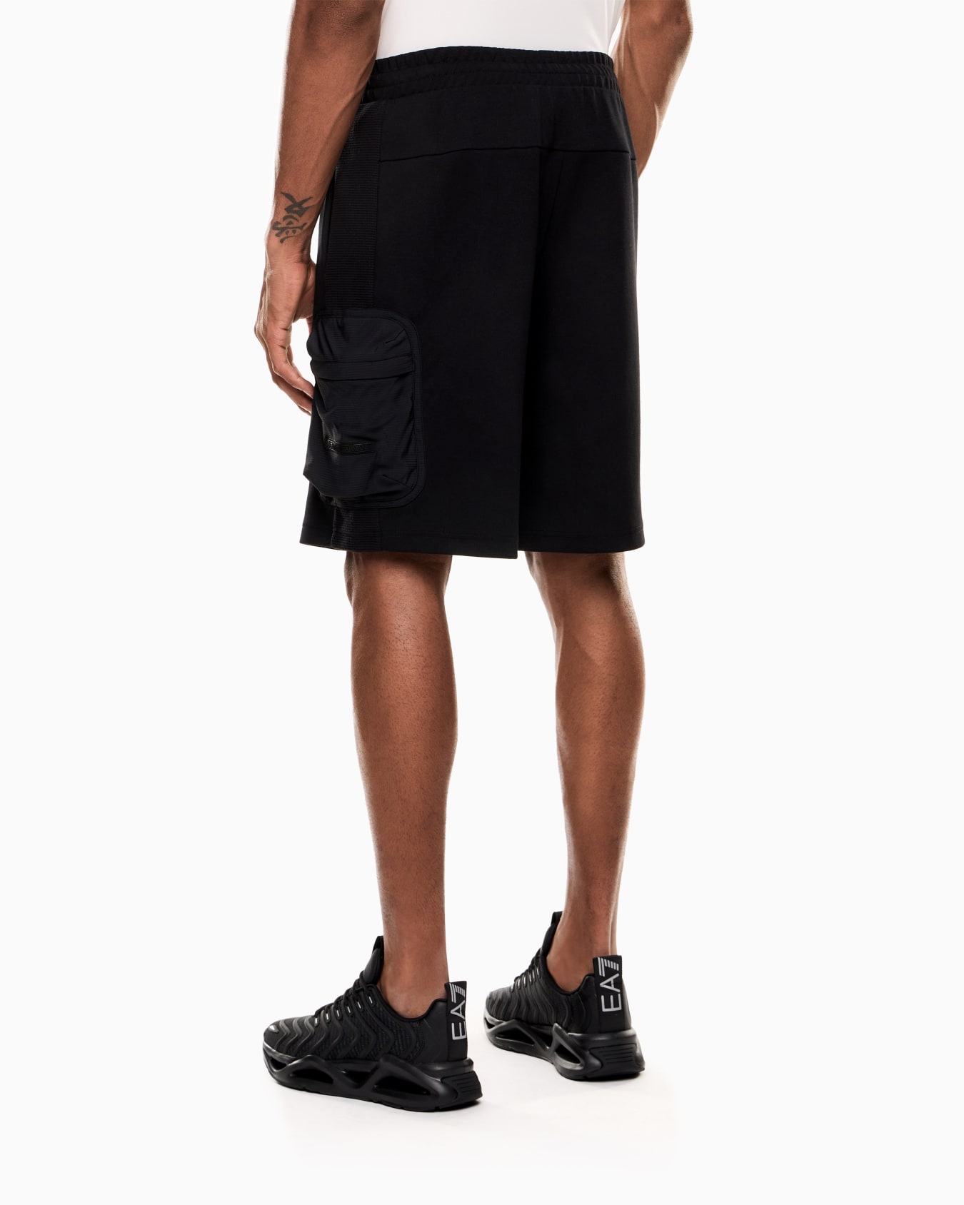 ショートパンツ スライドする 2