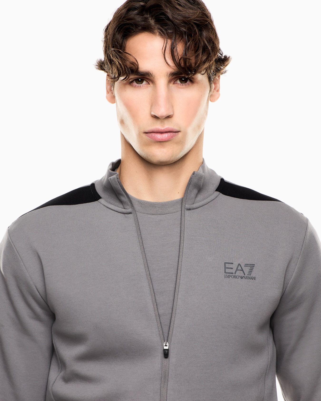 Dynamic Athlete tracksuit in Natural VENTUS7 technical fabric Slide 3