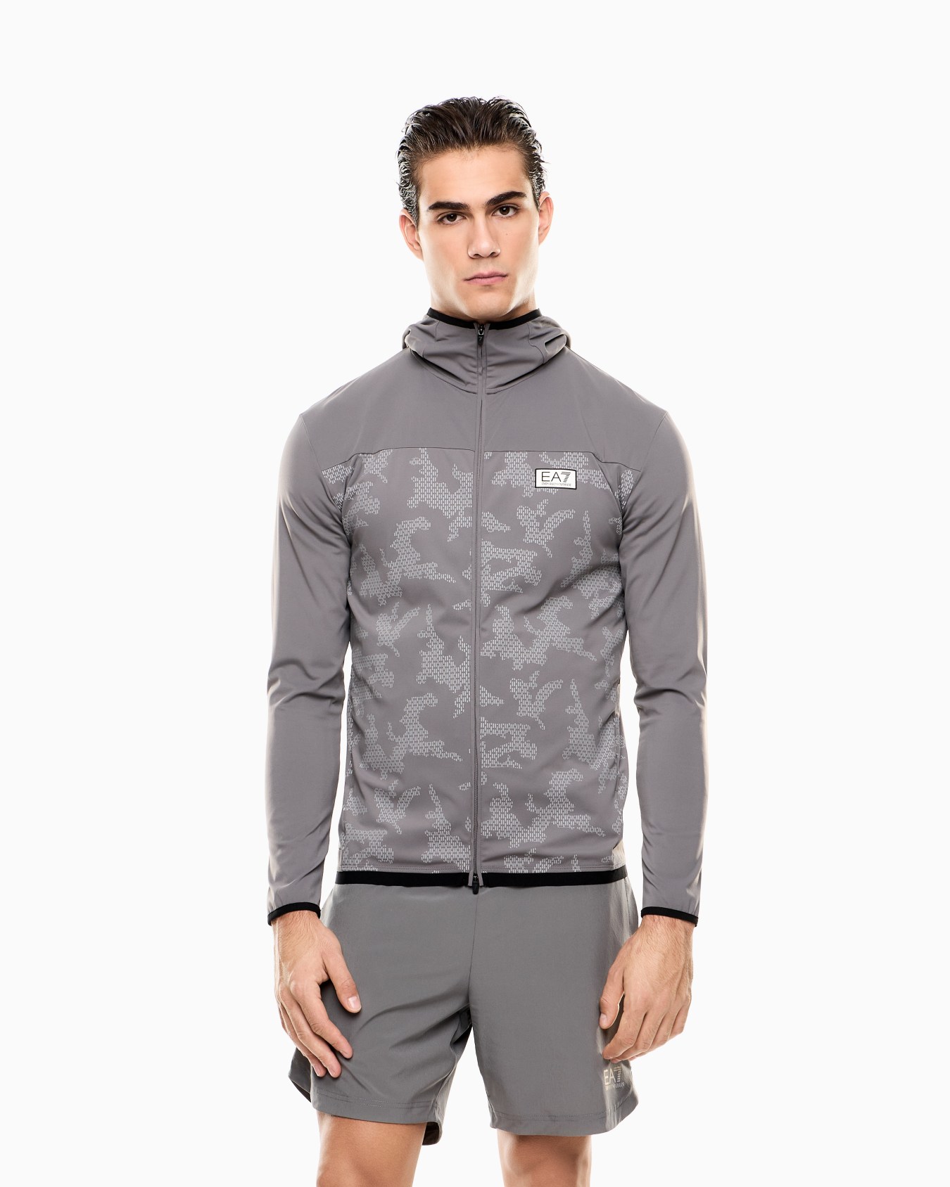 Dynamic Athlete hooded sweatshirt in VIGOR7 technical fabric Slide 3