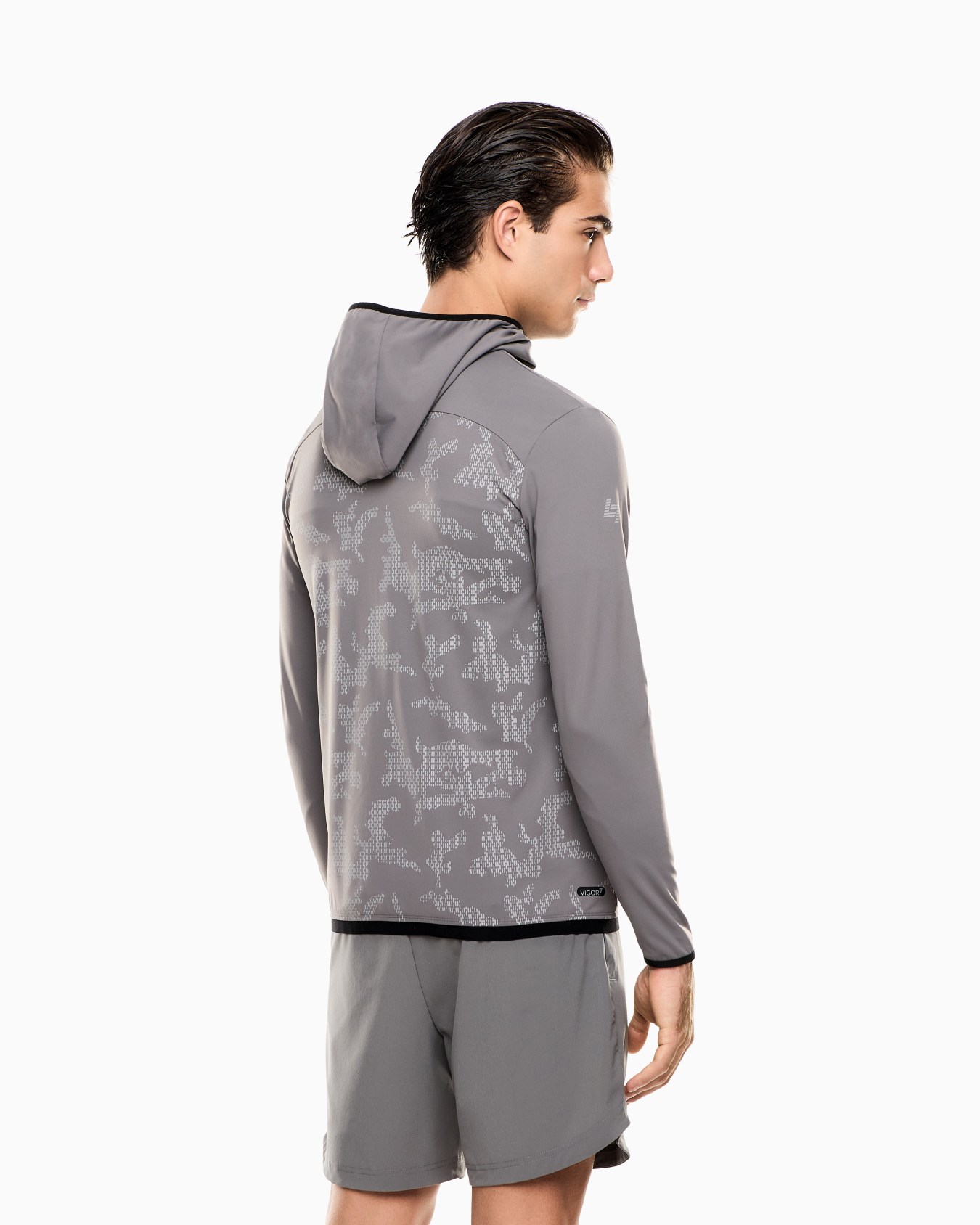 Dynamic Athlete hooded sweatshirt in VIGOR7 technical fabric Slide 2