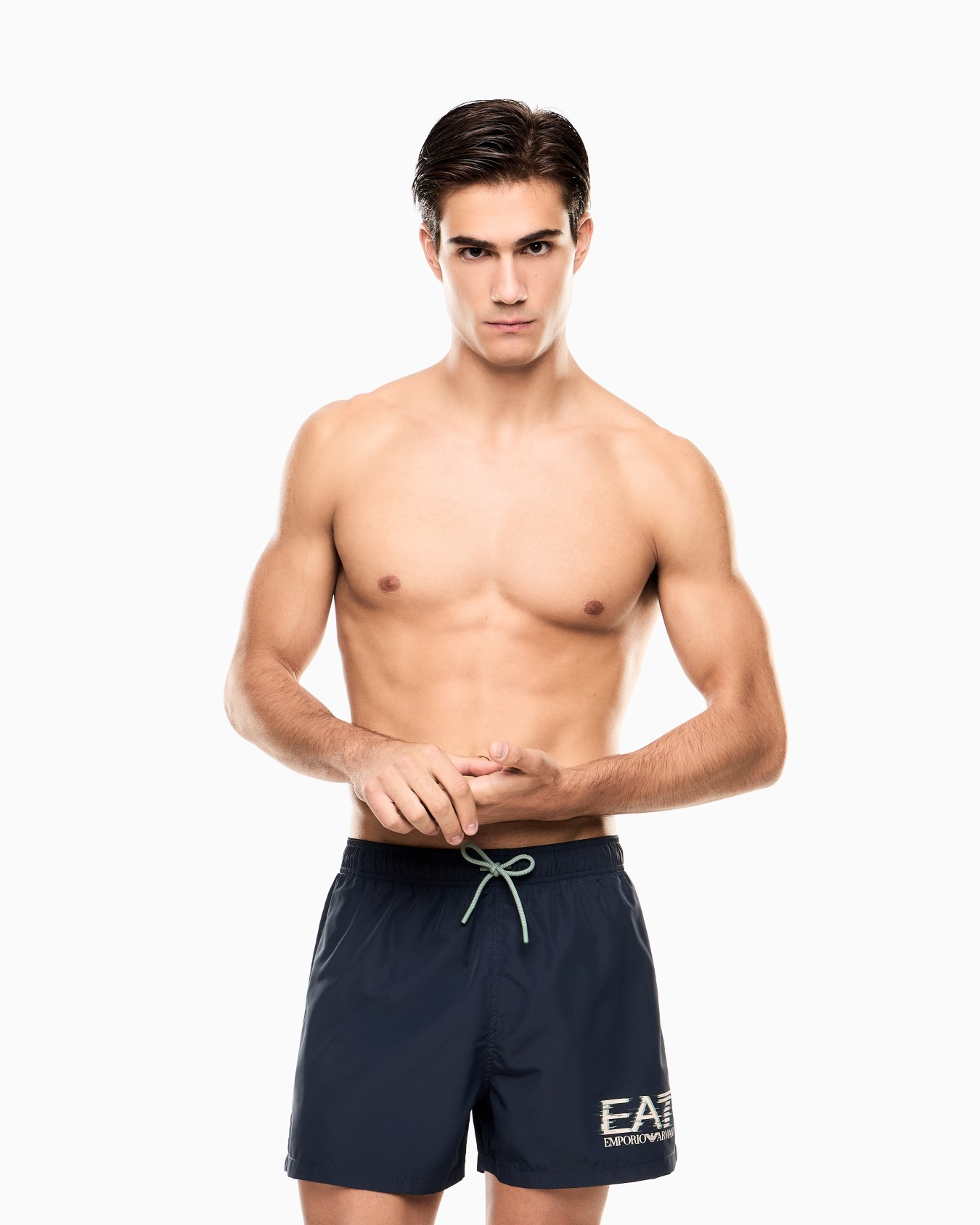 Beachwear boxer shorts in lightweight technical fabric Diapositiva 1