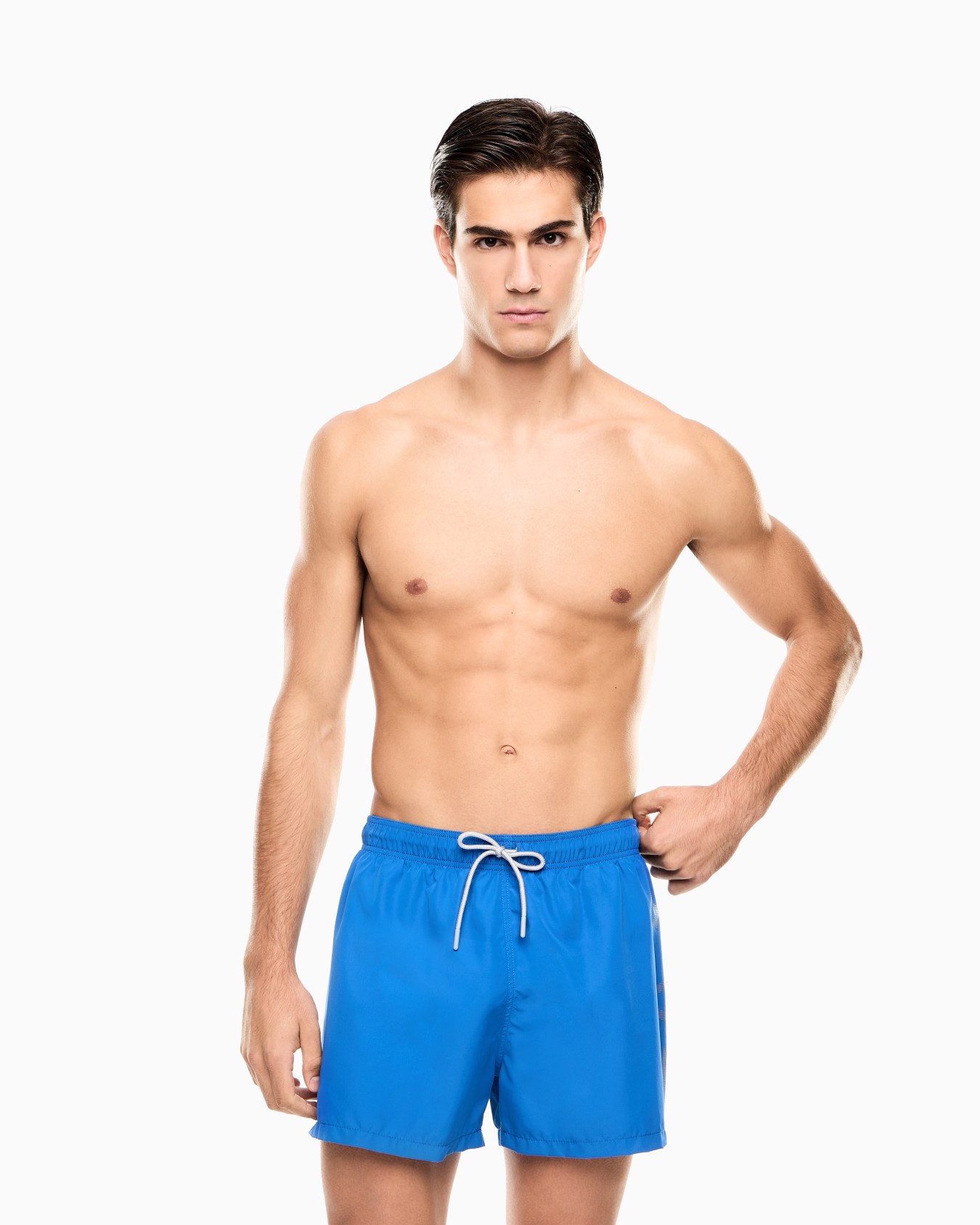 Bañador de largo medio con maxilogotipo Diapositiva 1