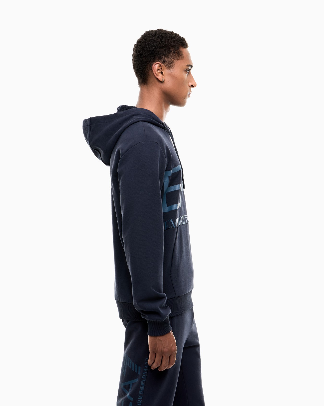Sudadera Logo Series con capucha y logo oversize Diapositiva 7