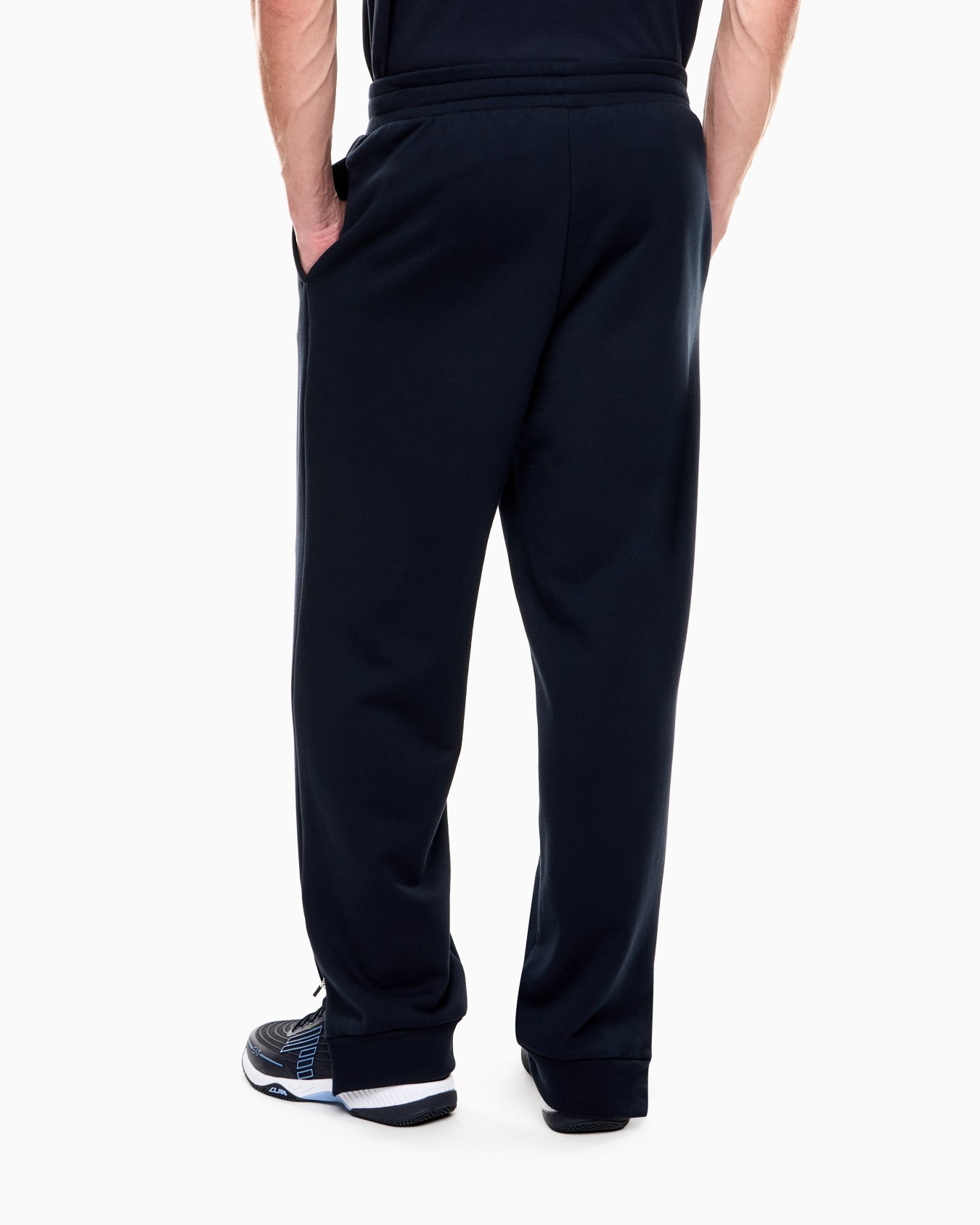 スウェットパンツ スライドする 2