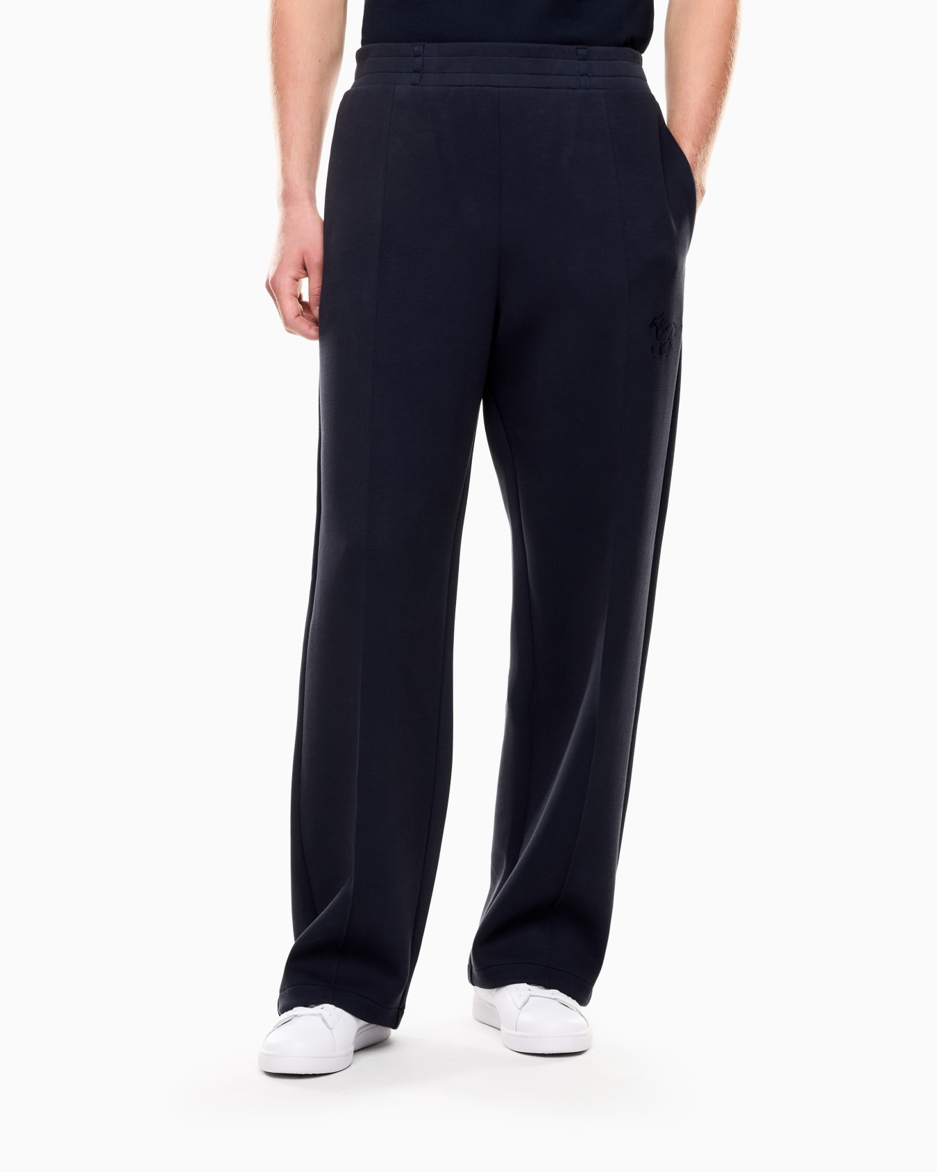 スウェットパンツ スライドする 3