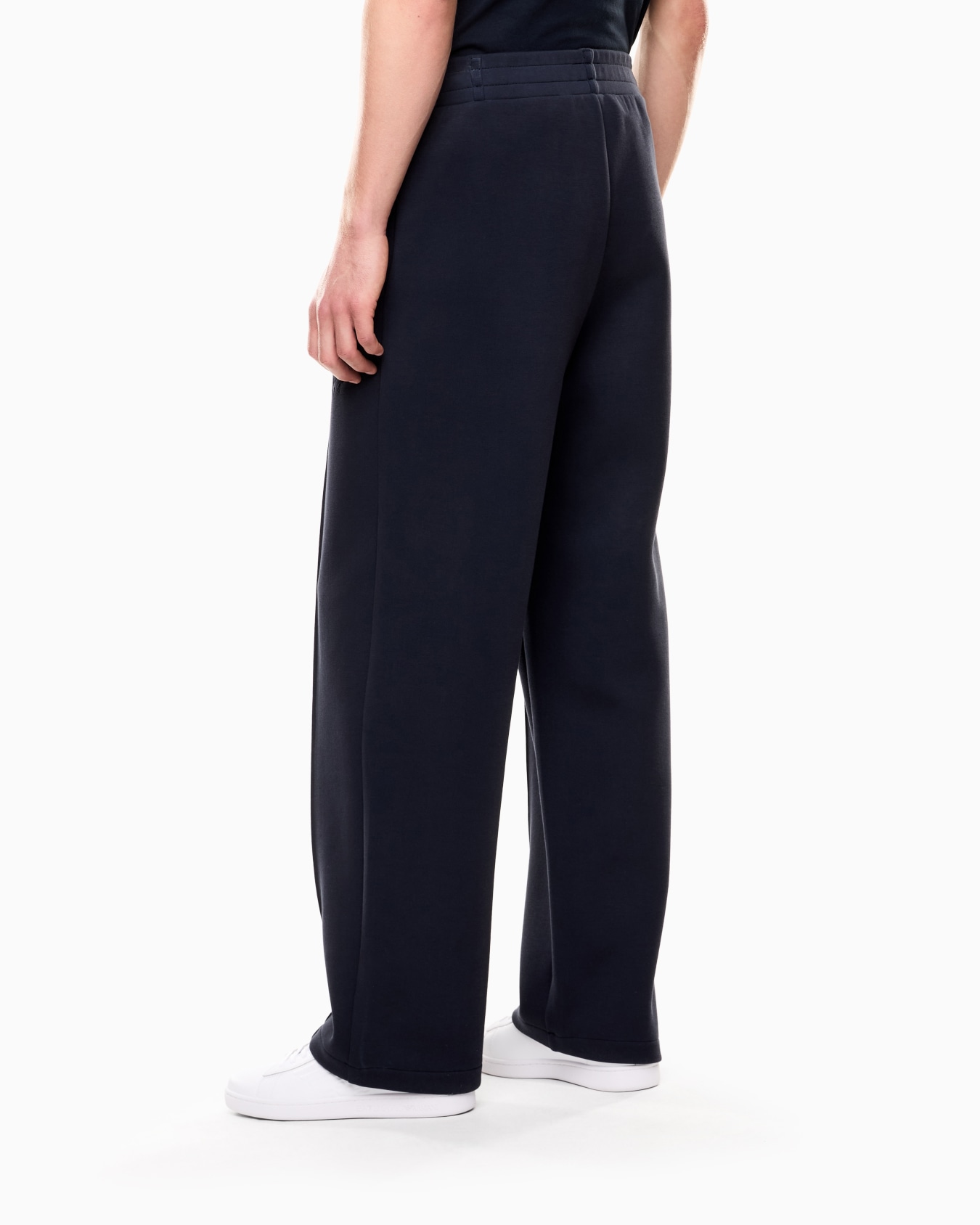 スウェットパンツ スライドする 2