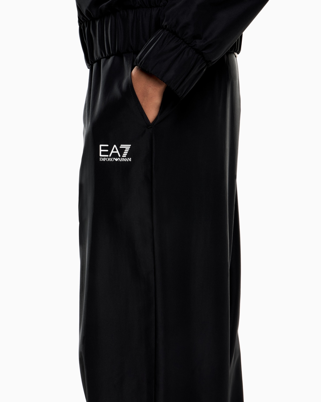 Tracksuit in technical fabric  Slide 4