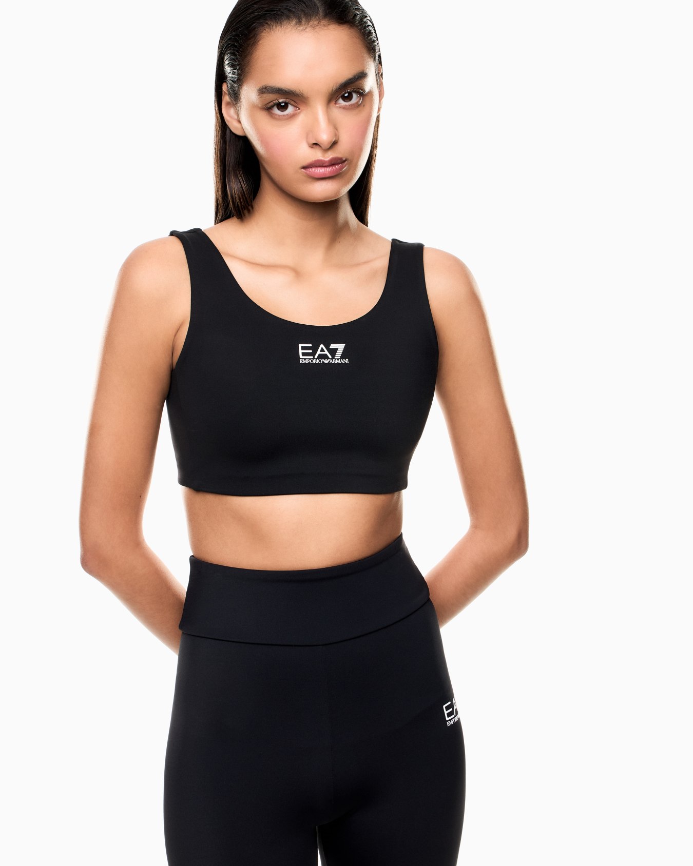 Dynamic Athlete sports bra in VIGOR7 technical fabric Slide 4
