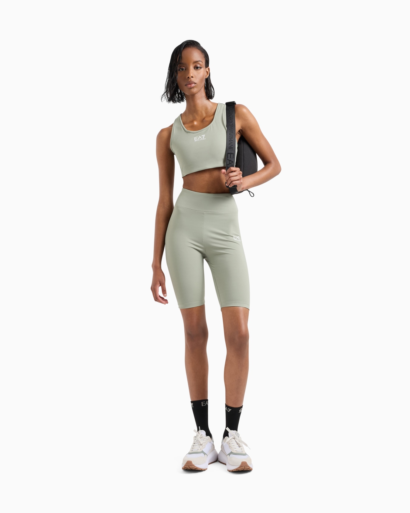 Dynamic Athlete sports bra in VIGOR7 technical fabric Slide 1