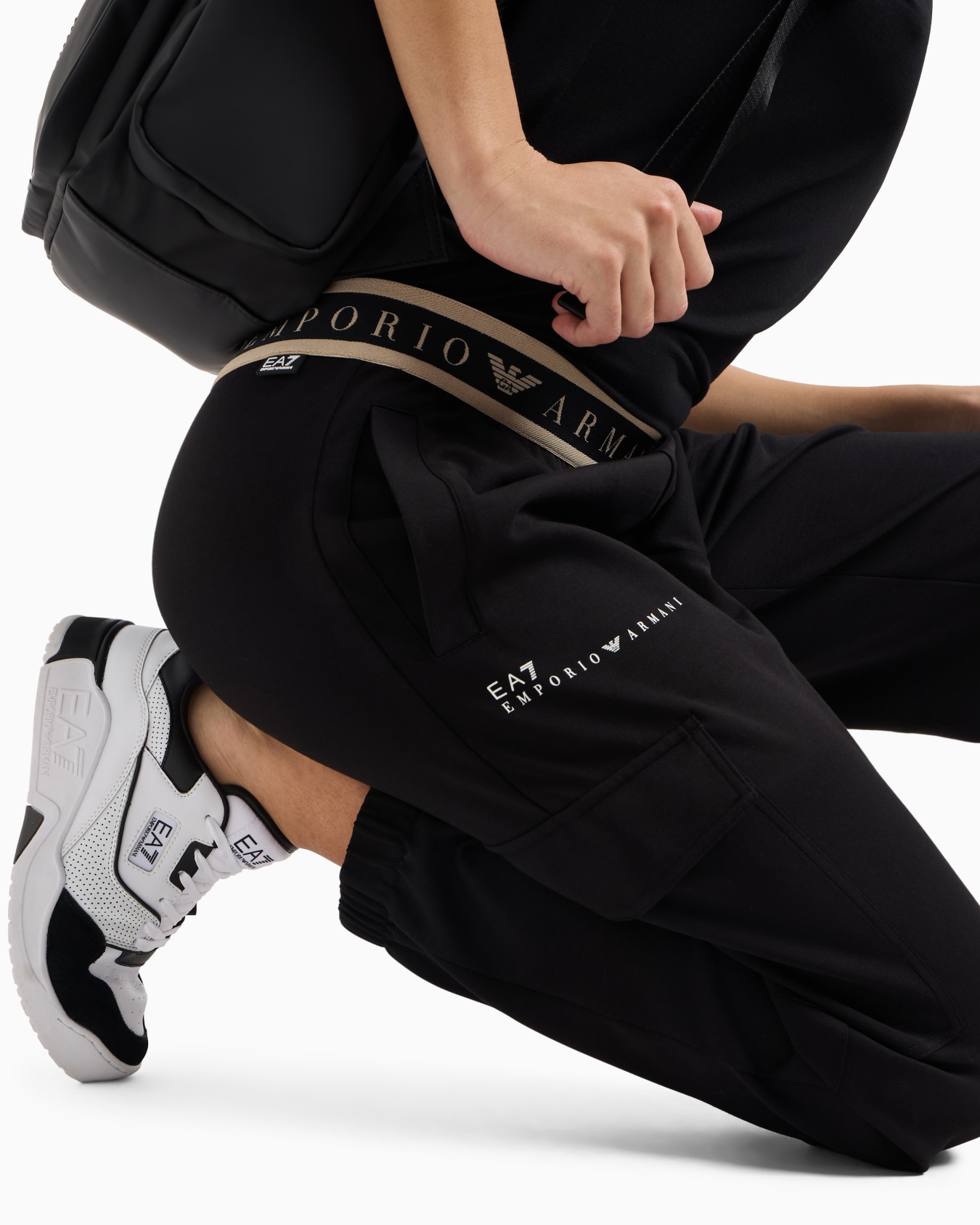 Dynamic Athlete cargo trousers in Natural VENTUS7 technical fabric  Slide 4