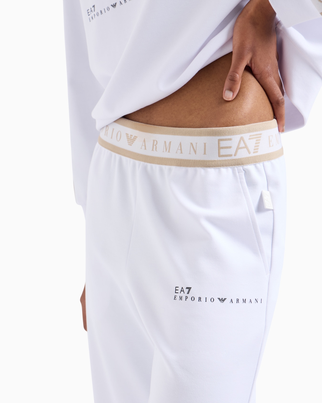 Dynamic Athlete tracksuit in Natural VENTUS7 technical fabric Slide 5