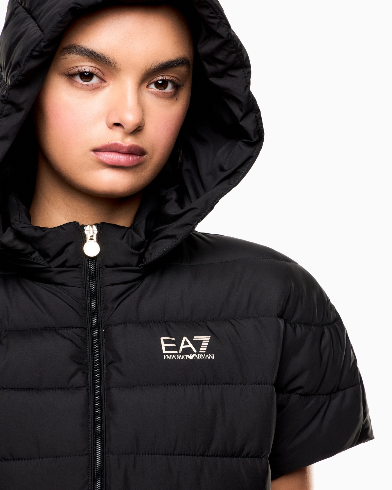 Core Lady nylon padded jacket with short sleeves Slide 4
