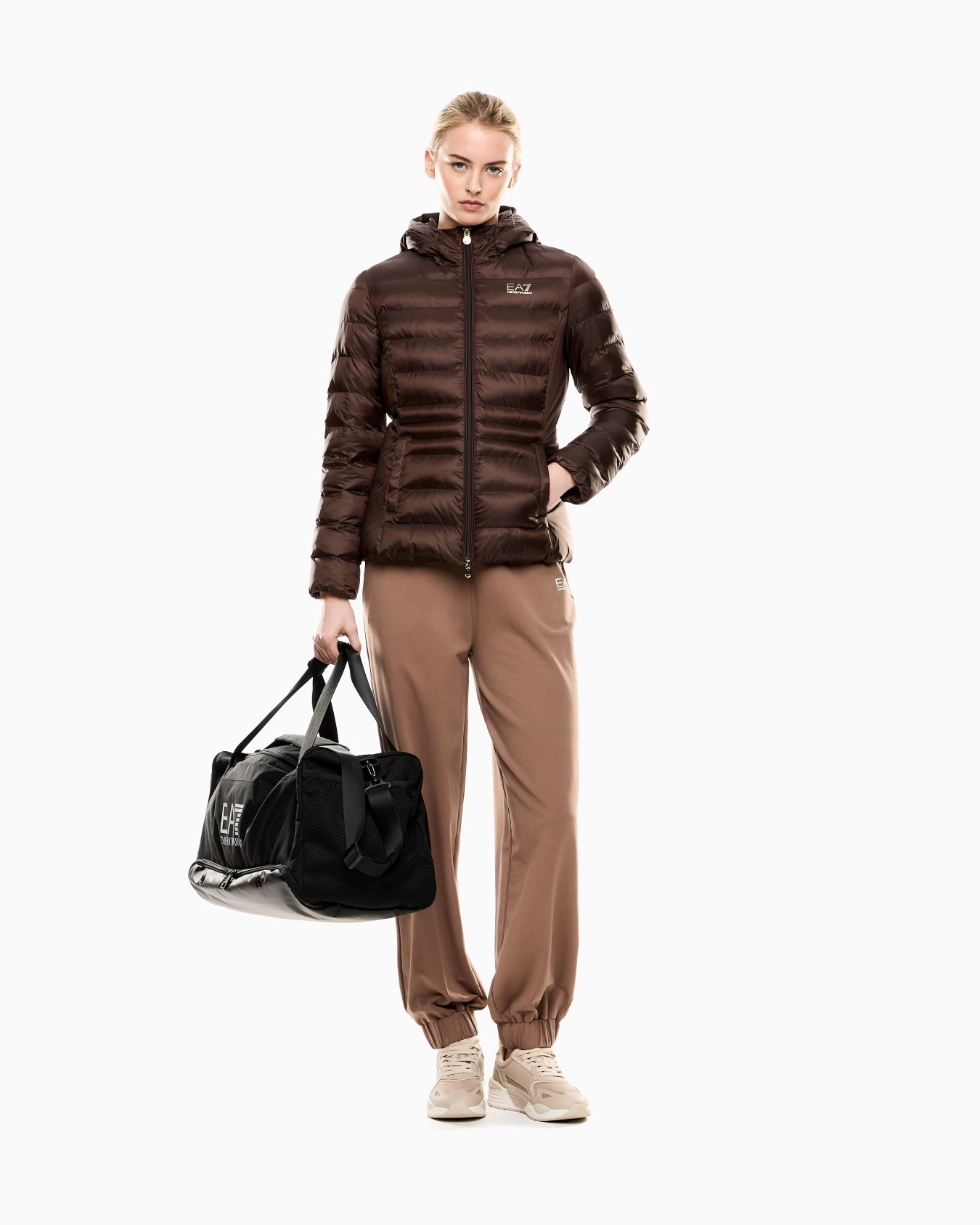 Veste rembourrée Core Lady en nylon Diapositive 1
