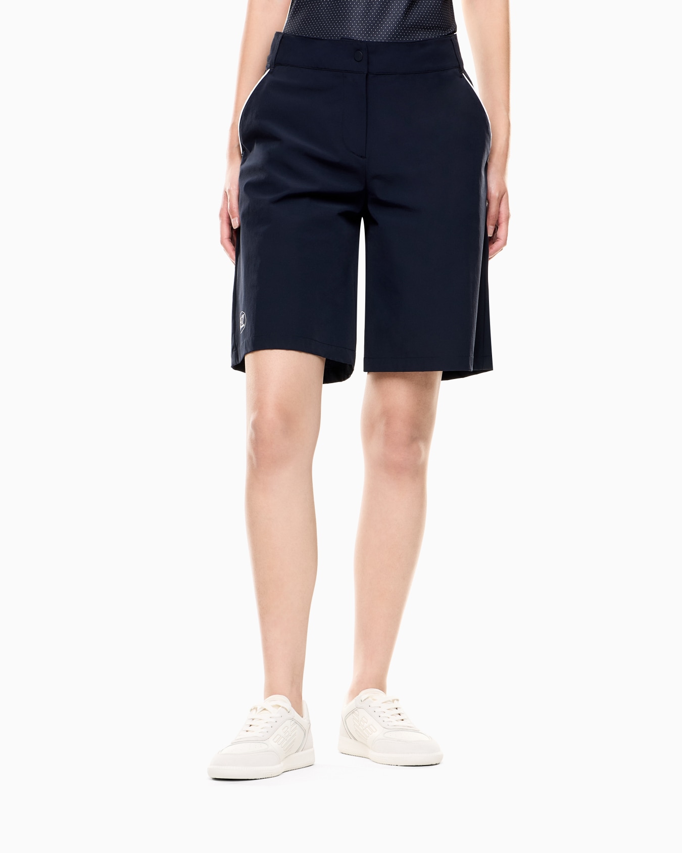 ショートパンツ スライドする 3