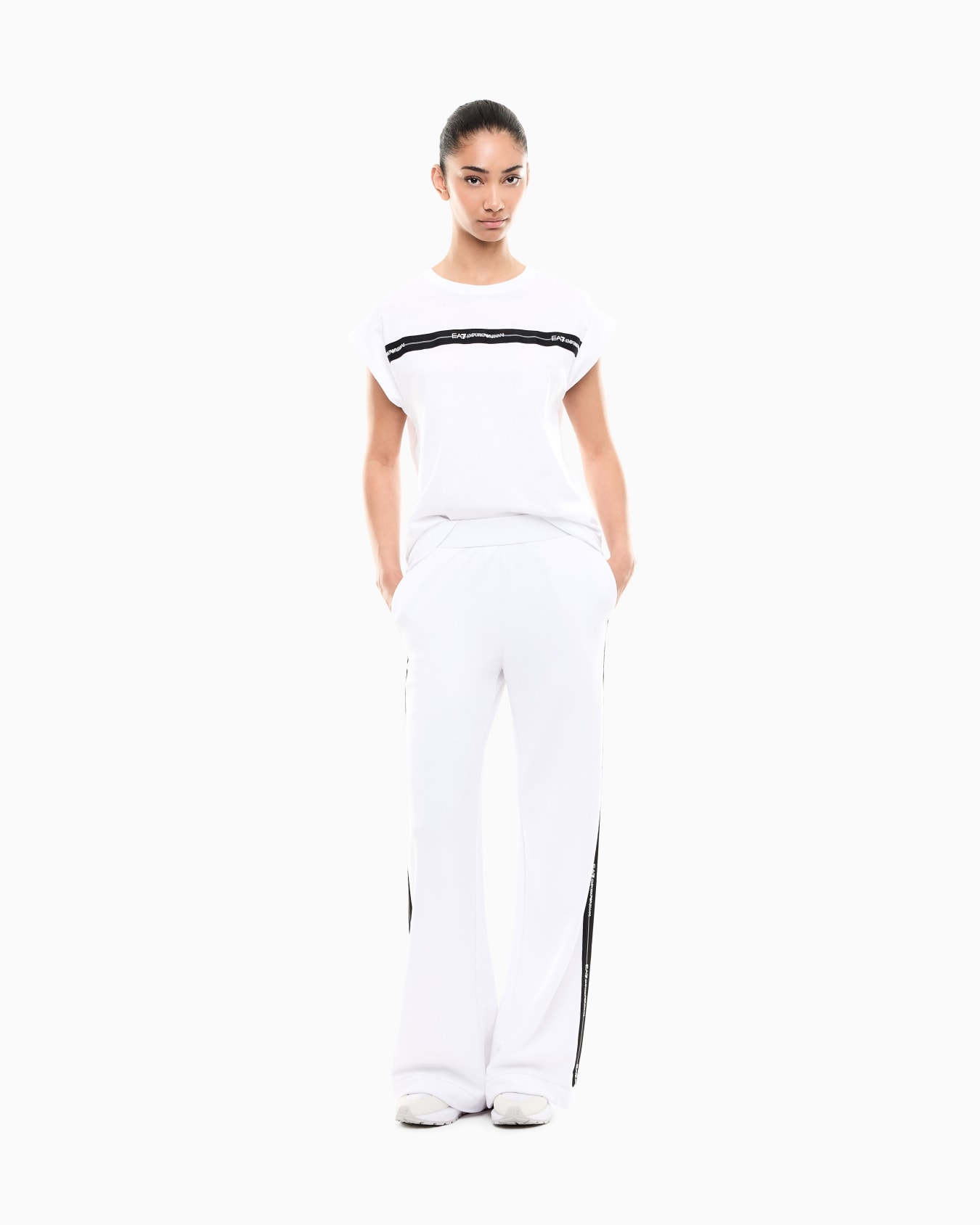 Logo Series Tシャツ コットンジャージー スライドする 1