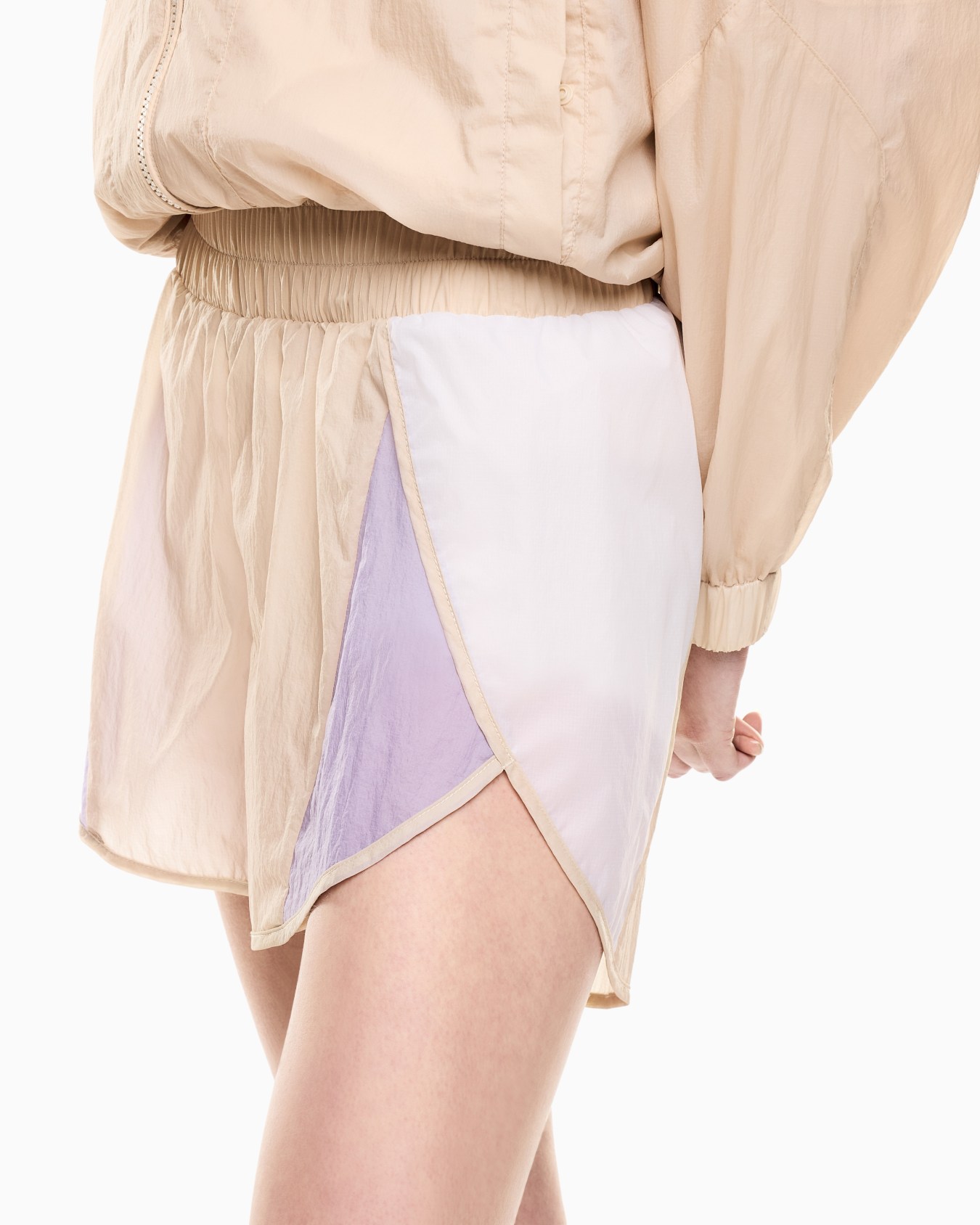 ショートパンツ スライドする 4