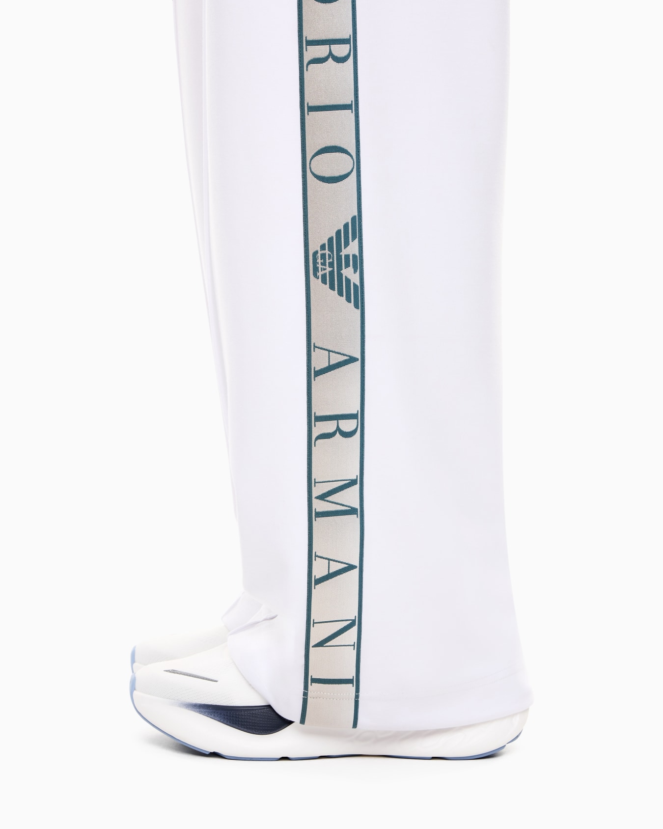 Dynamic Athlete trousers in Natural VENTUS7 technical fabric スライドする 4