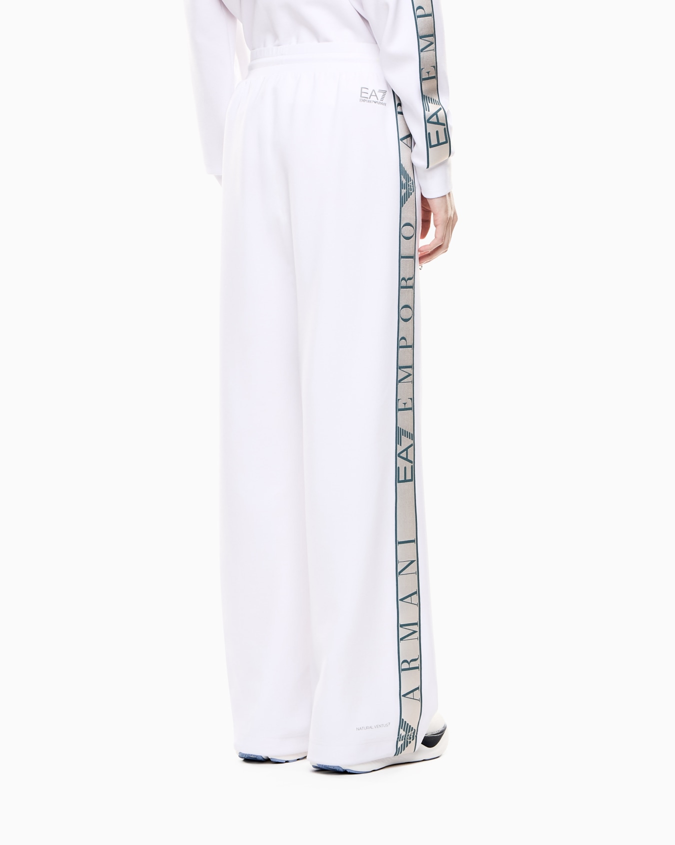 Dynamic Athlete trousers in Natural VENTUS7 technical fabric スライドする 2