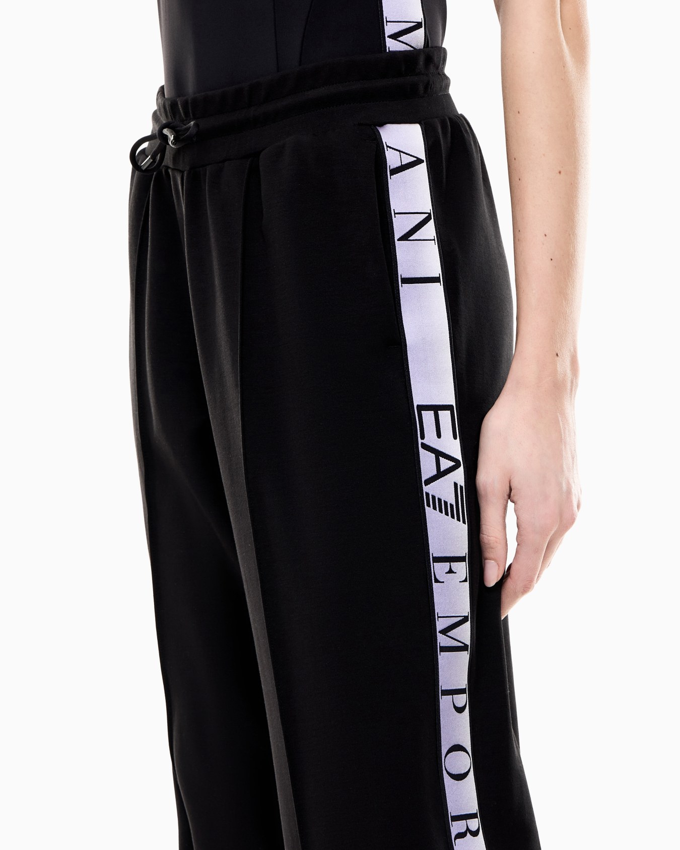 Dynamic Athlete trousers in Natural VENTUS7 technical fabric Slide 4