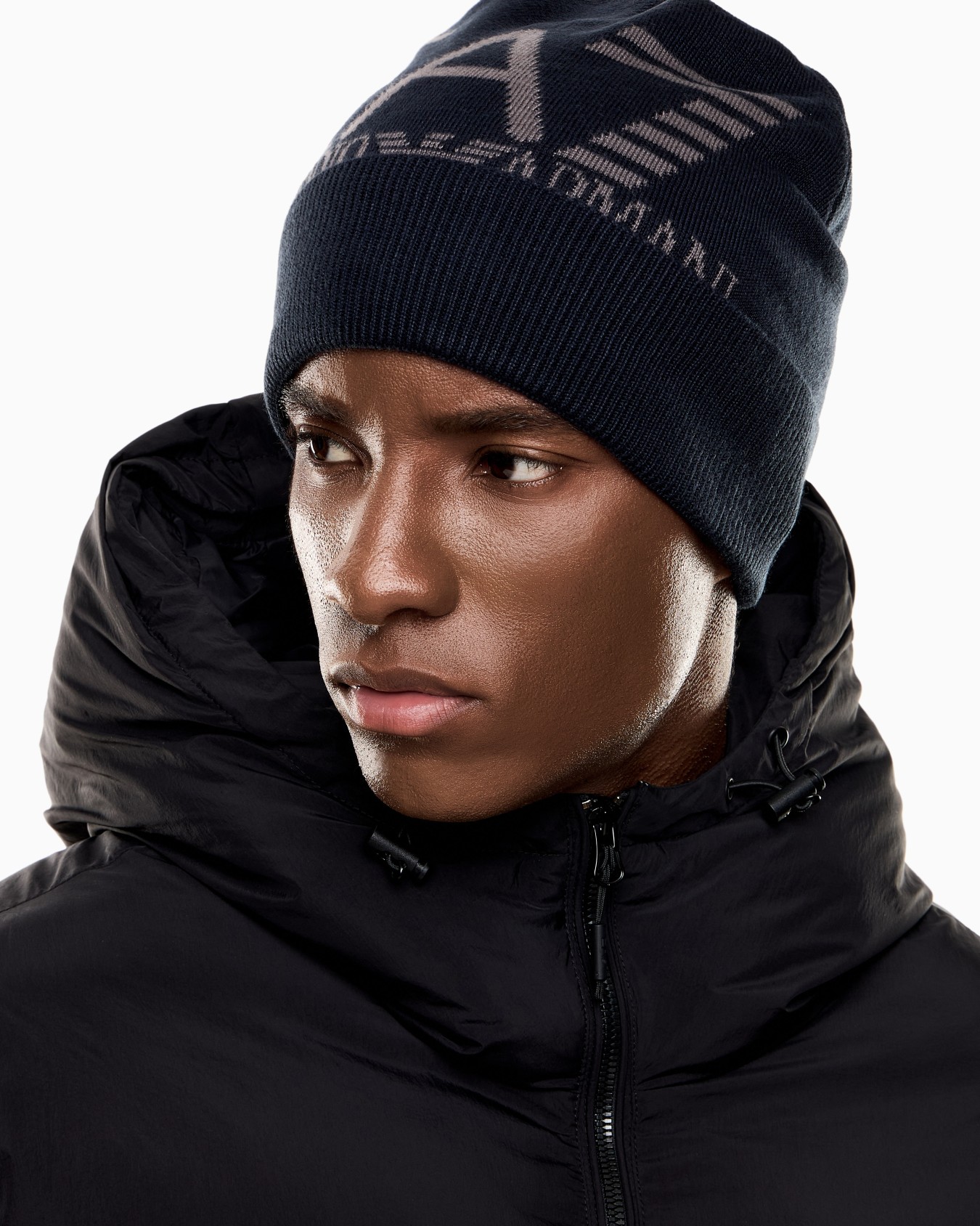 Visibility Beanie mit großem EA7-Logo Folie 3