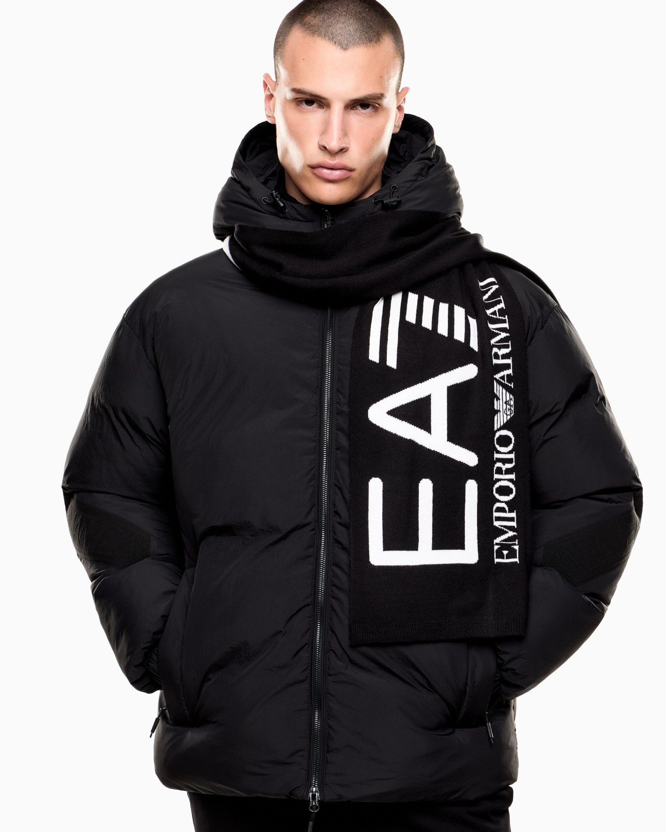 Bufanda Visibility con maxilogotipo EA7 Diapositiva 3