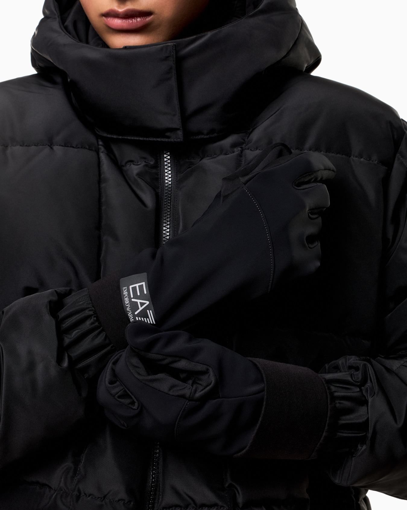 Technical fabric gloves Slide 2