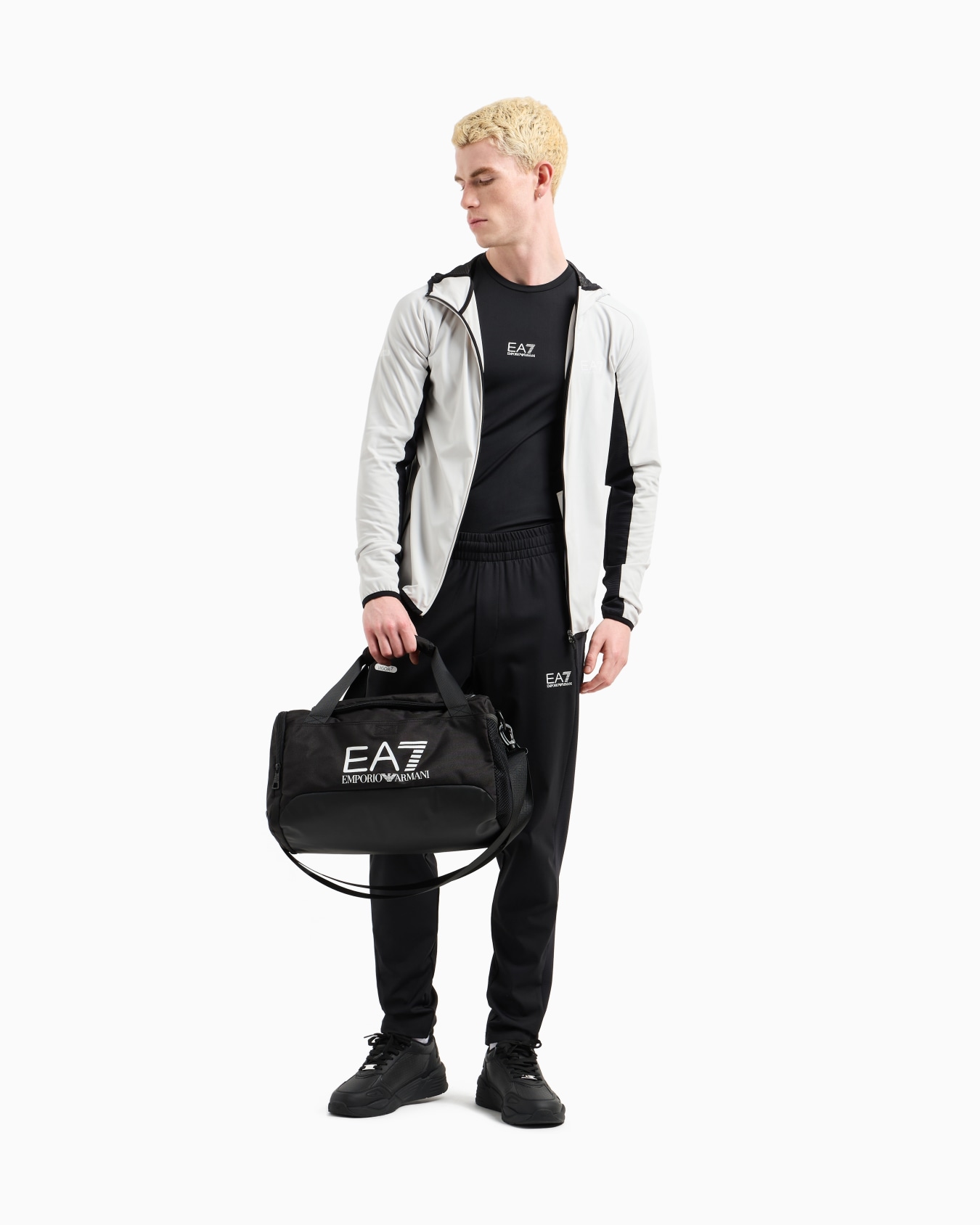 Petit sac de sport avec grand logo en tissu technique Diapositive 5