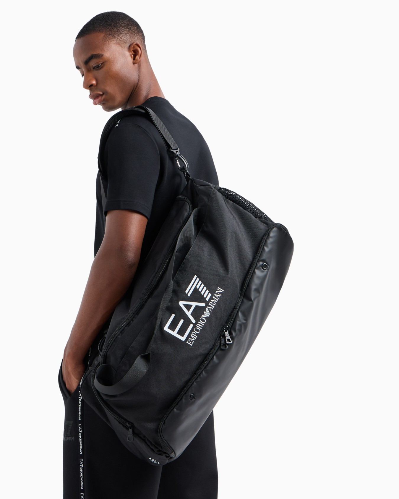 ダッフルバッグ オーバーサイズロゴ テクニカルファブリック ミディアム スライドする 6