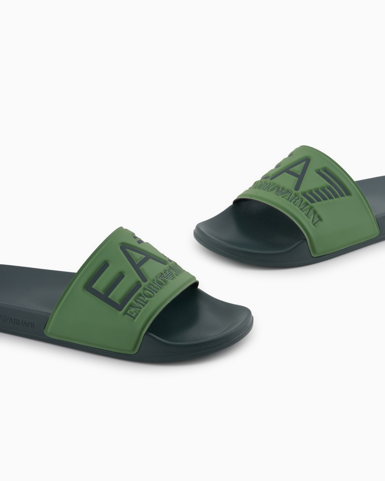 Slides with oversized logo Slide 4