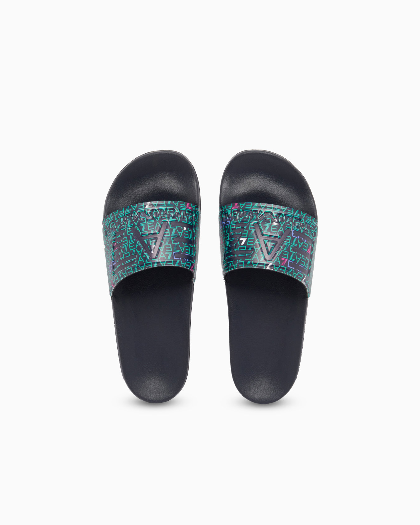 Claquettes avec grand logo Diapositive 2