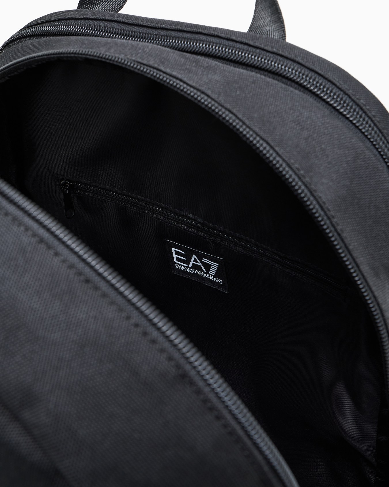 <オンライン限定>Train Core バックパック EA7ロゴ スライドする 3