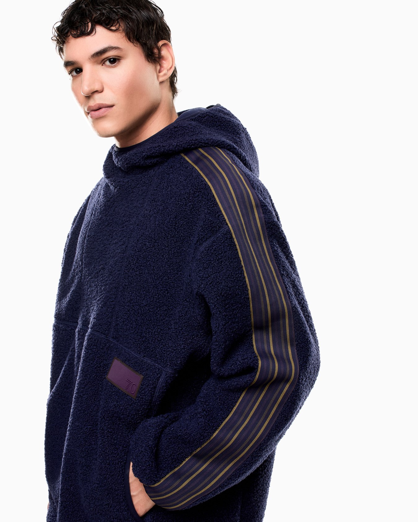 Unisex 7.0 hooded sweatshirt in a teddy-effect fabric Slide 4