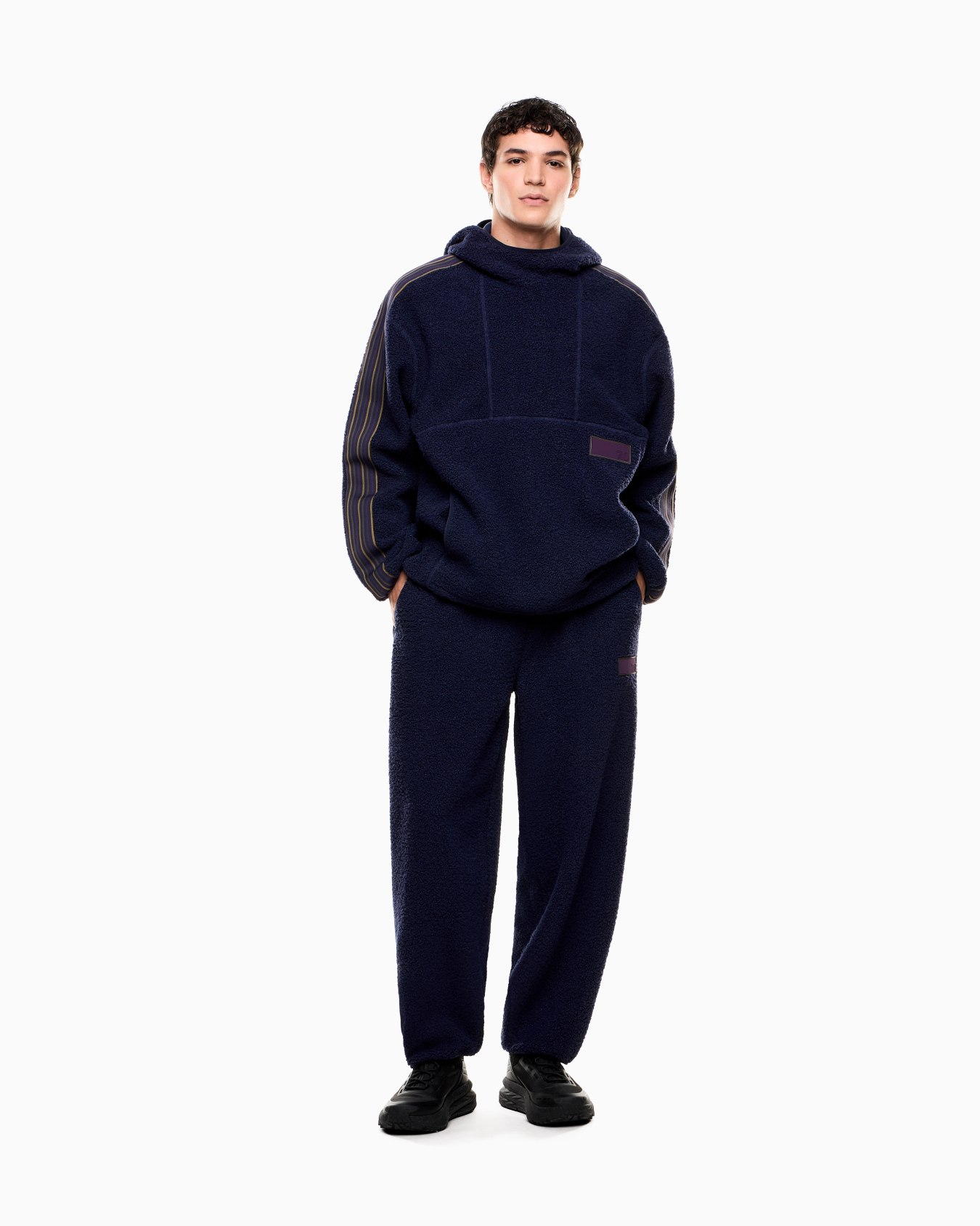 Unisex 7.0 hooded sweatshirt in a teddy-effect fabric Slide 1