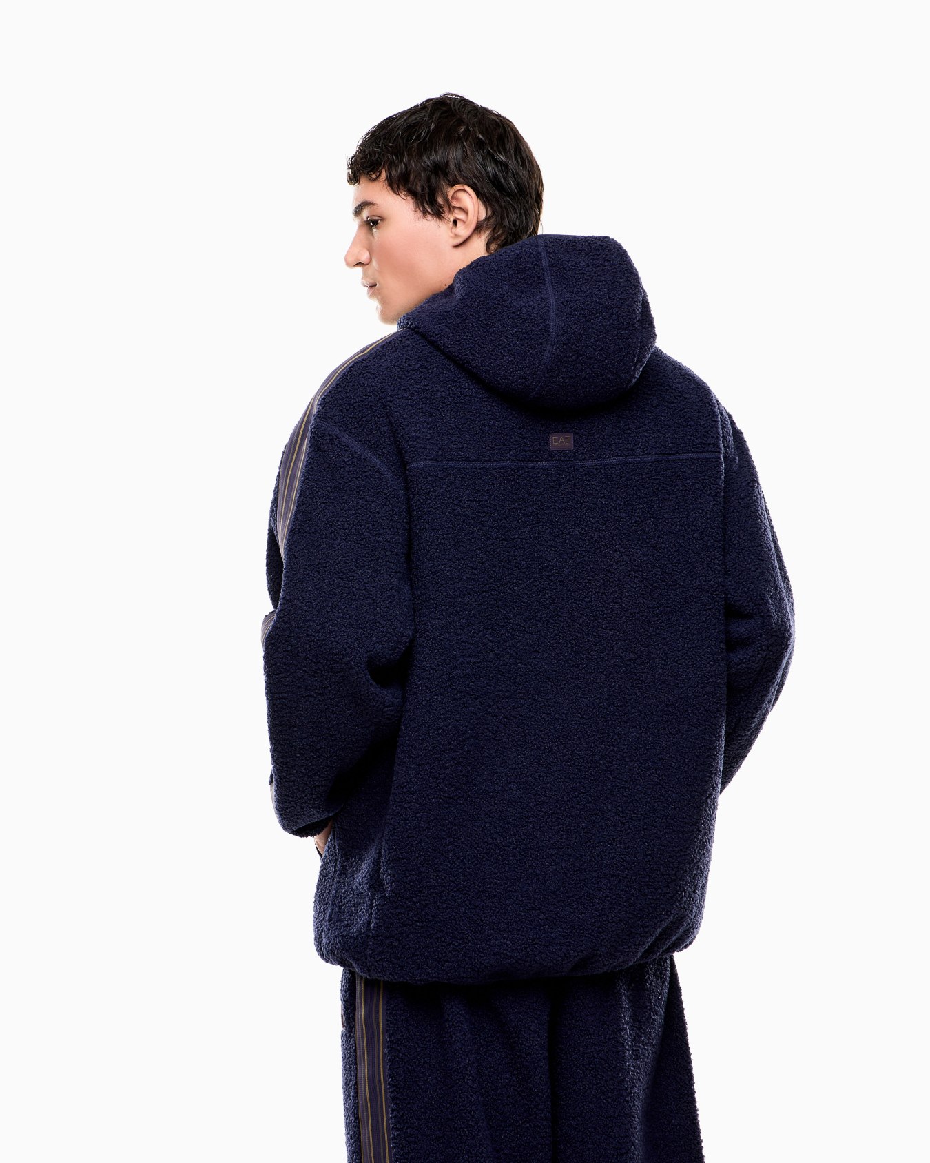 Unisex 7.0 hooded sweatshirt in a teddy-effect fabric Slide 2