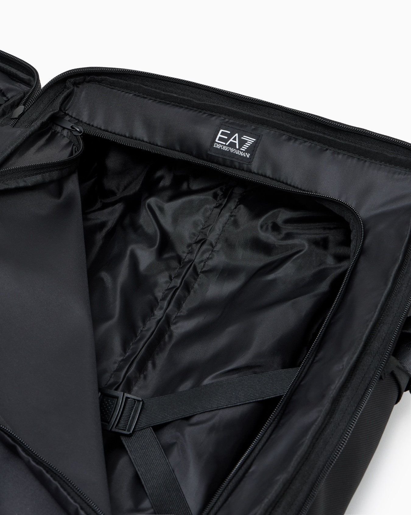 Technical fabric cabin trolley Slide 5