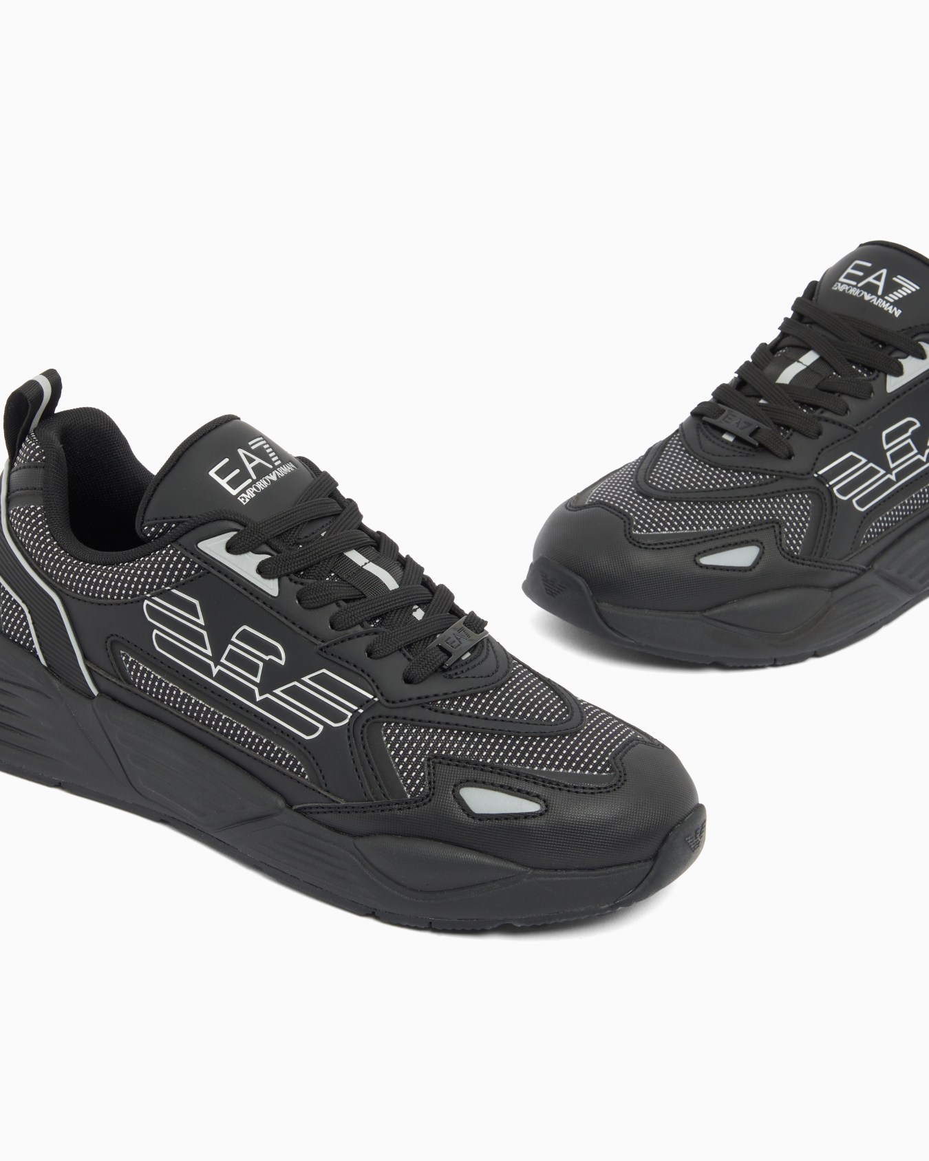 Technical fabric sneaker with inserts Slide 4