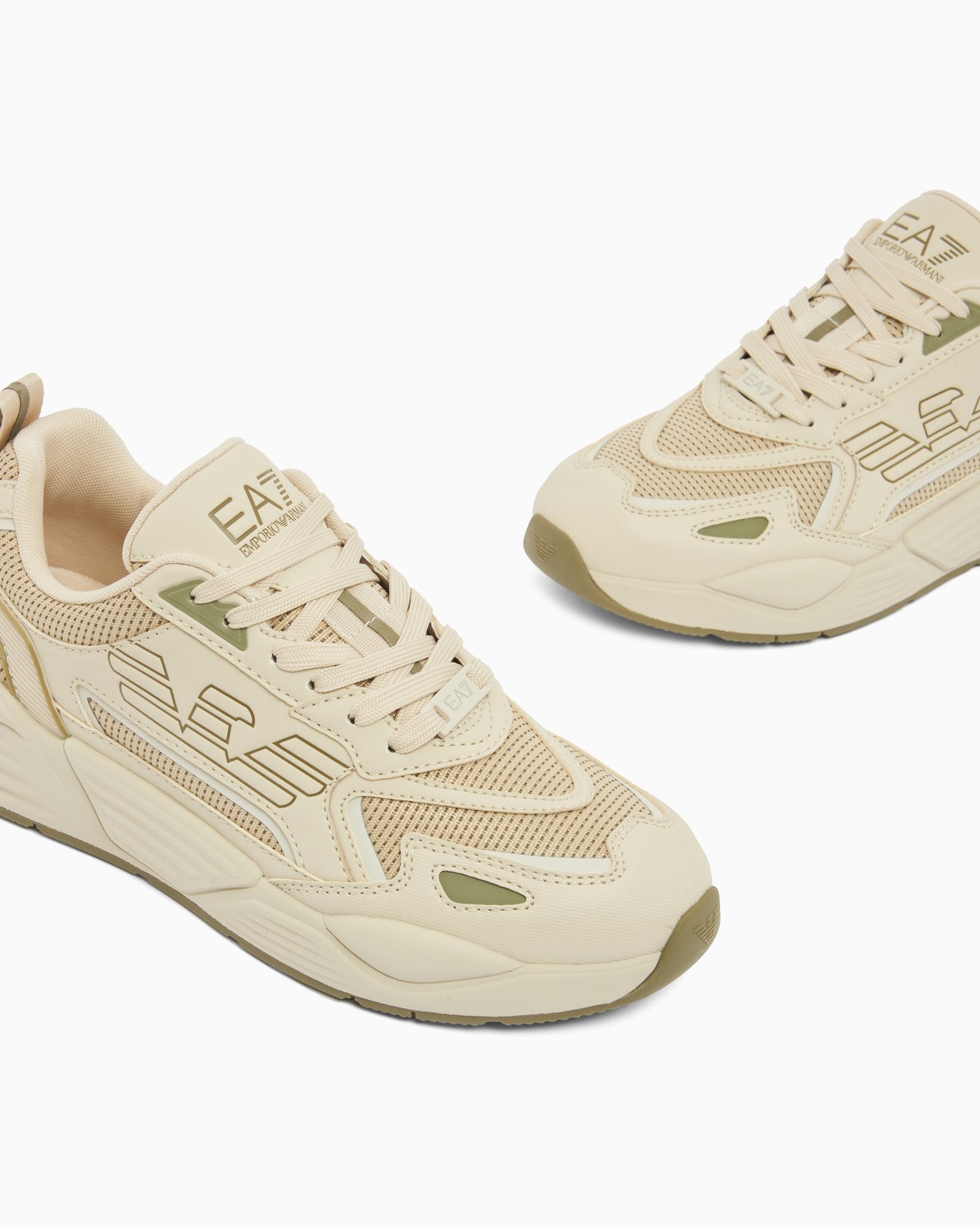 Technical fabric sneaker with inserts Slide 4