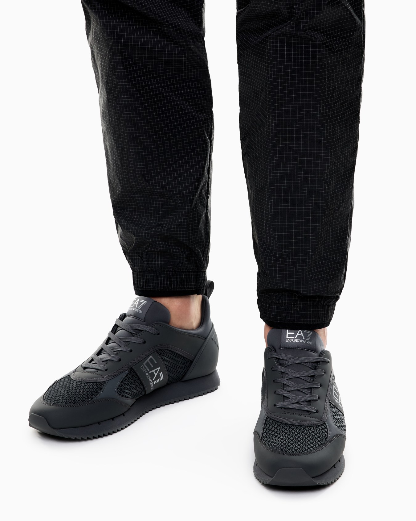 Black and White Laces sneakers Slide 6