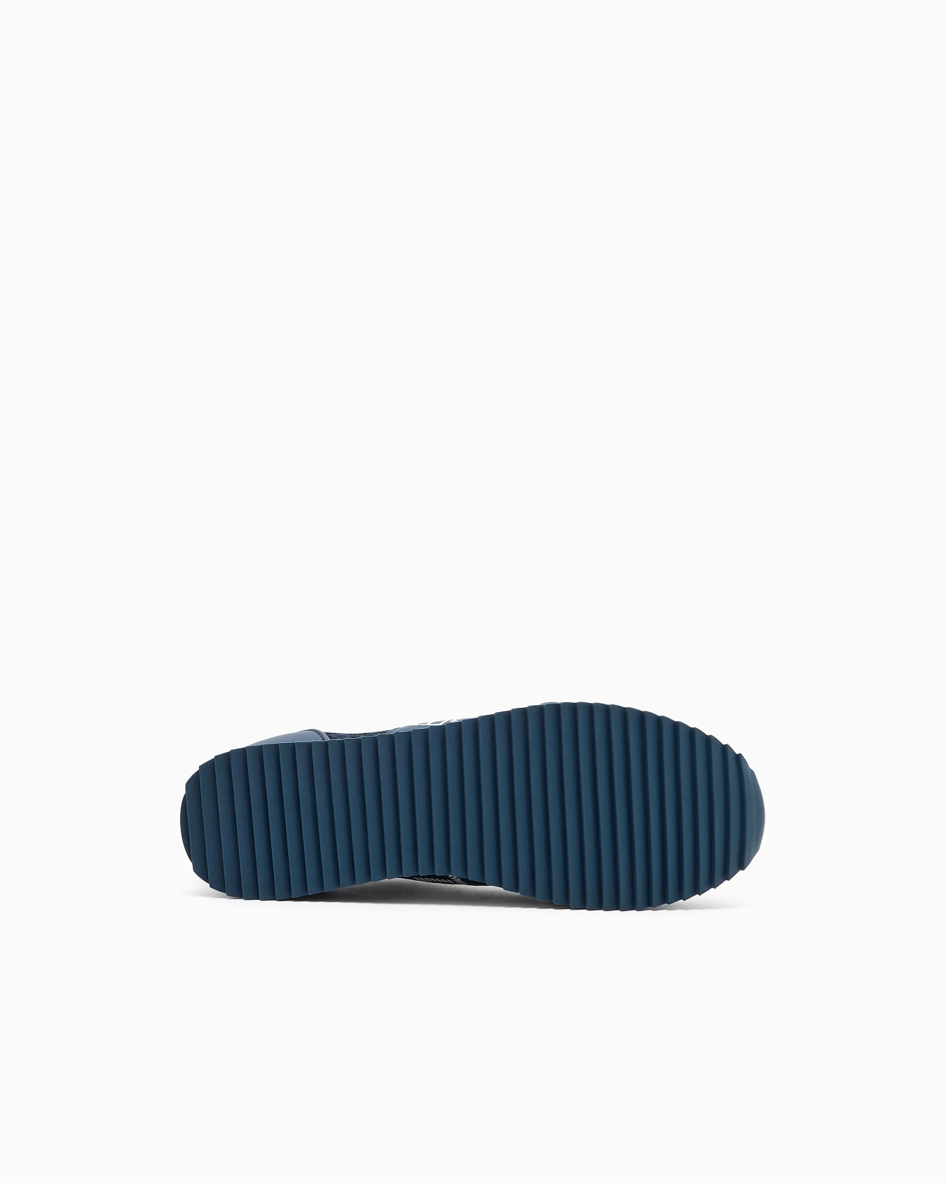 Black and White Laces sneakers Slide 5