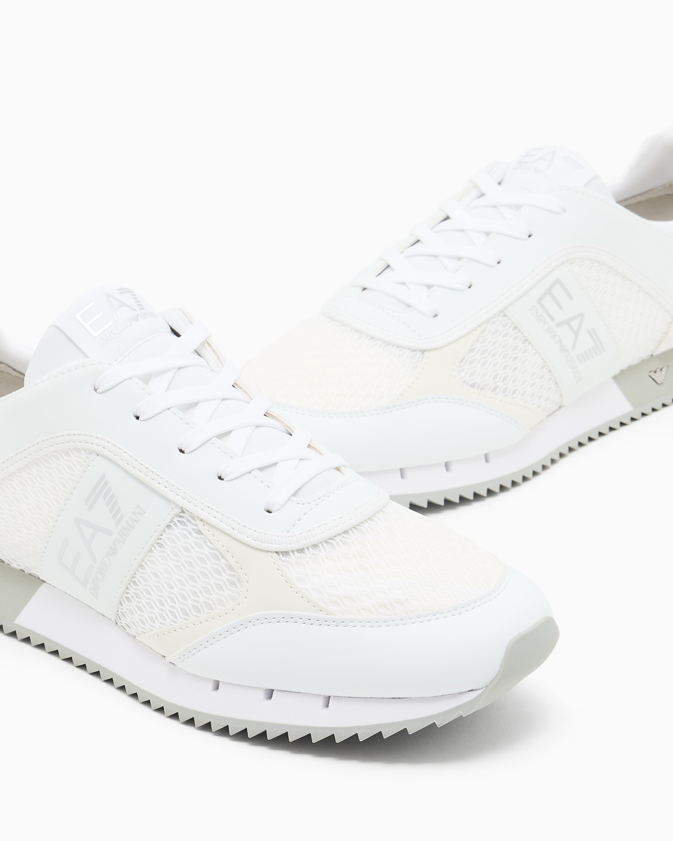 Black and White Laces sneakers Slide 4