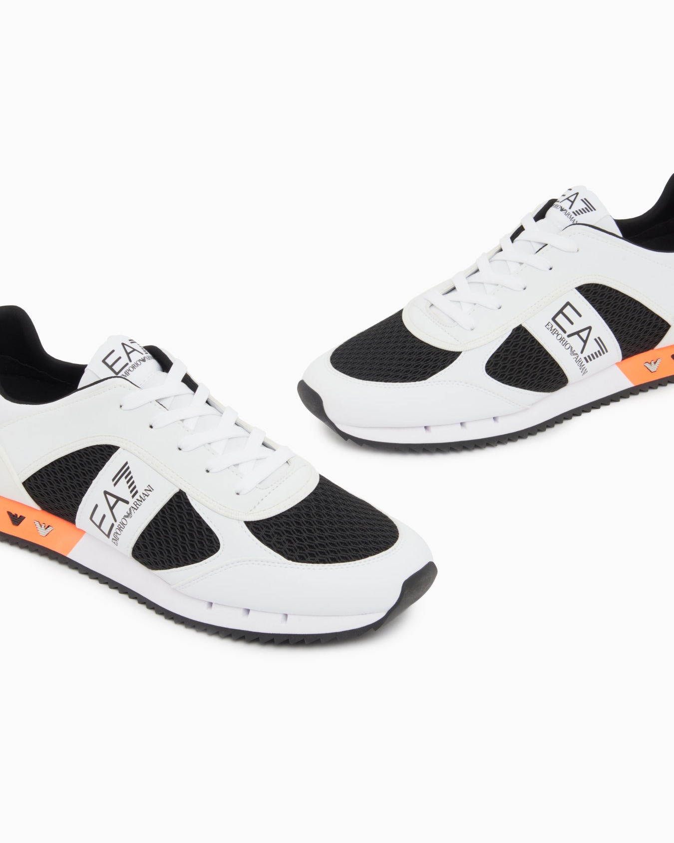 Deportivas Black and White Laces Diapositiva 4