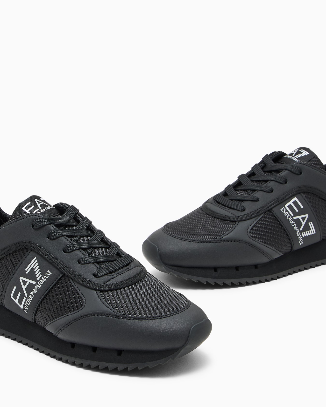 Sneakers Black and White Carbon Slide 4