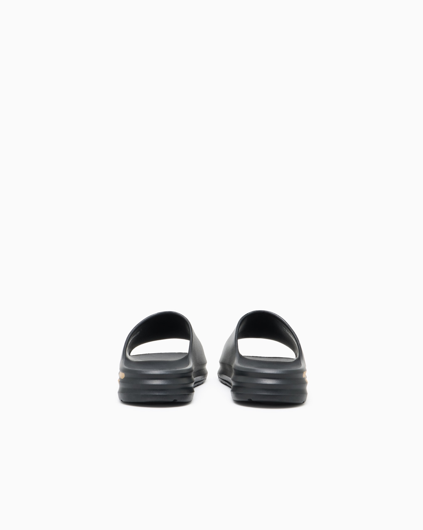 Crusher Distance slides with oversized logo Slide 3