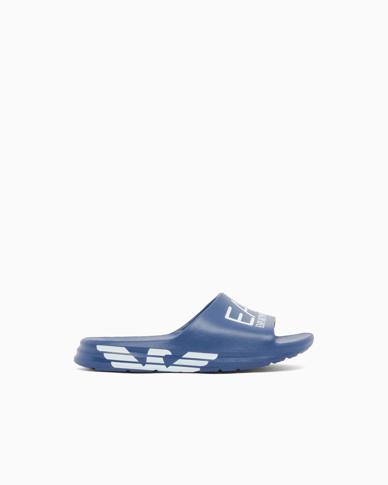 Crusher Distance slides with oversized logo Slide 0