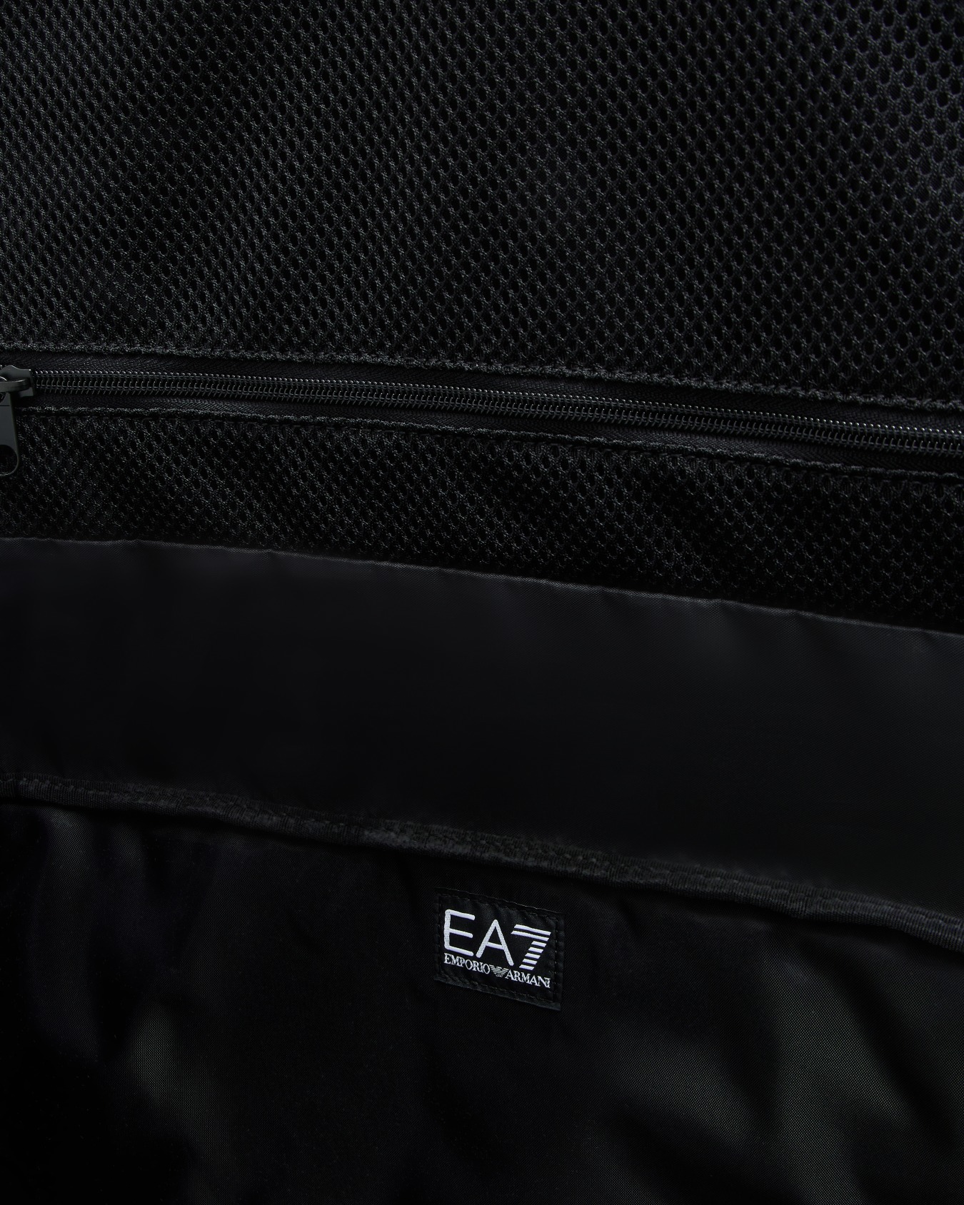 Technical fabric gym bag Slide 3