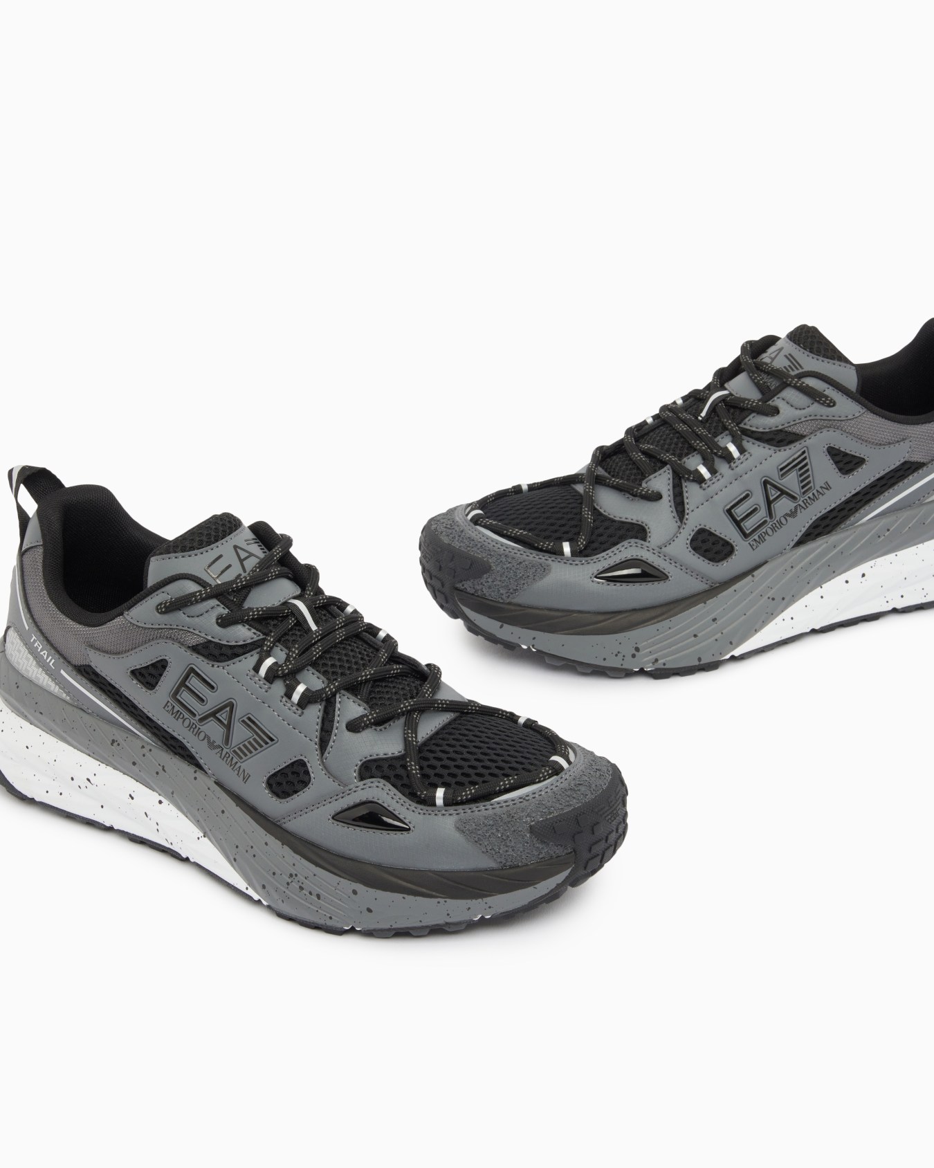 スニーカー スライドする 4