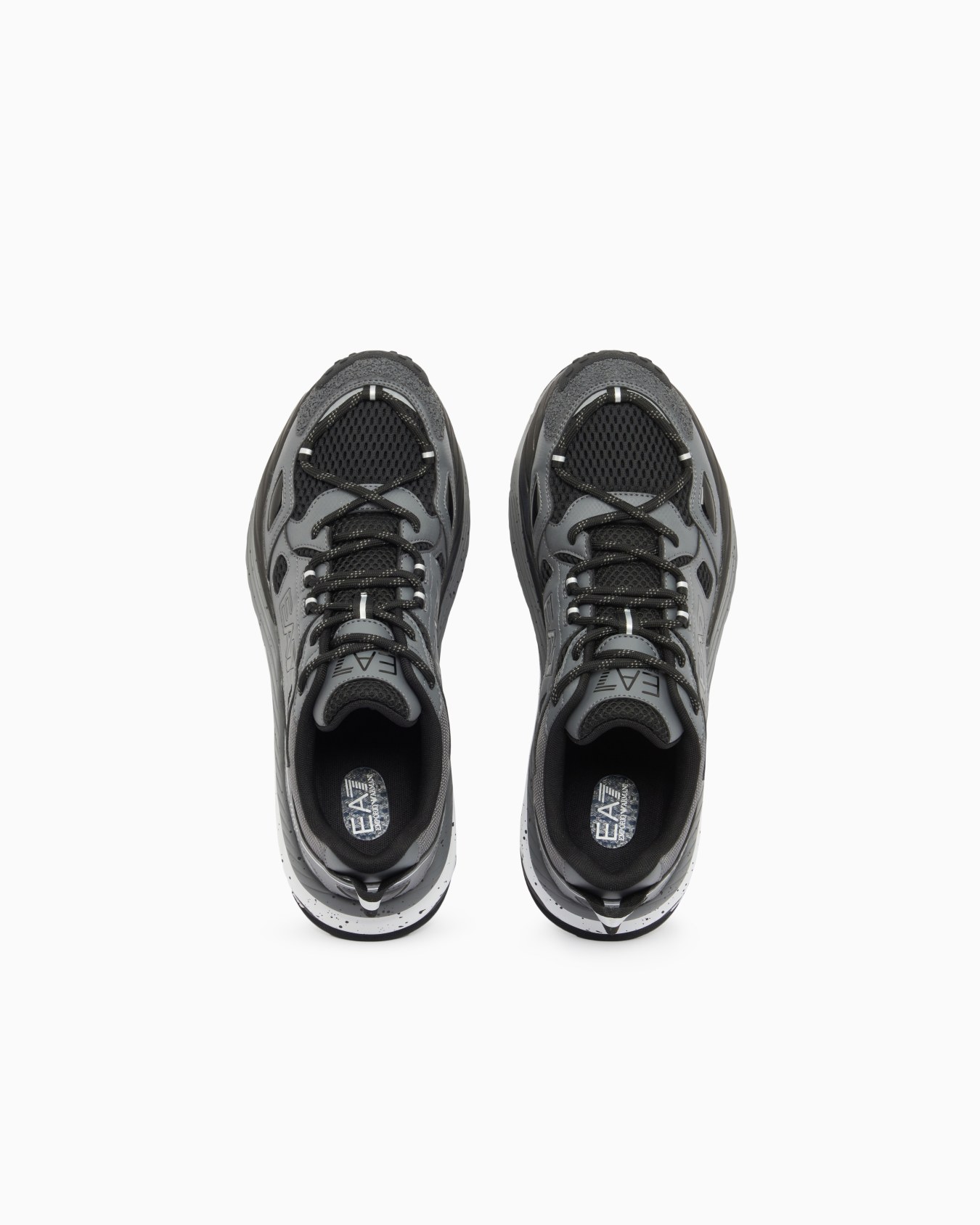 スニーカー スライドする 2