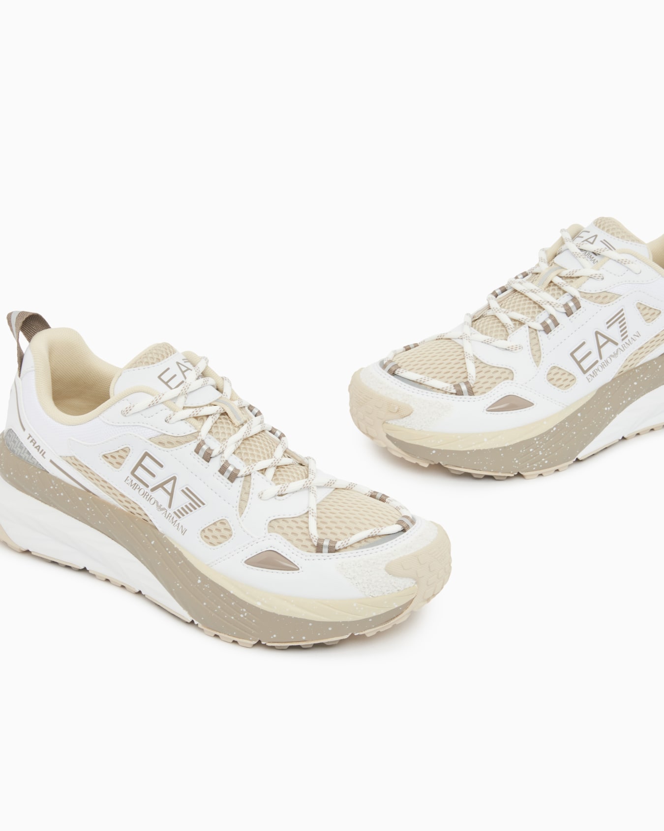 スニーカー スライドする 4